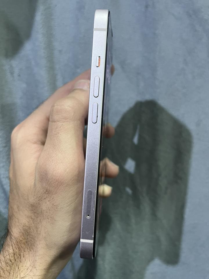 السلام عليكم ١٣ عادي ٢٥٦ مبدل شاشه نوعيه مفوله الجهاز جديد للبيع او لمراوس ب١٣ برو ماكس مبدل شاشه أو بطاريه ‭٠٧٧٤ ٧٩٩ ٩٢٤٧‬ واتساب
