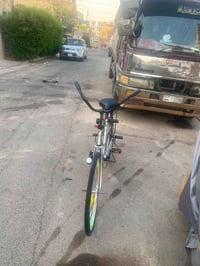بايسكل بناتي حجم 26نضافته فول بس بي شخوط بل ماشه الرقم 07731607611العن...