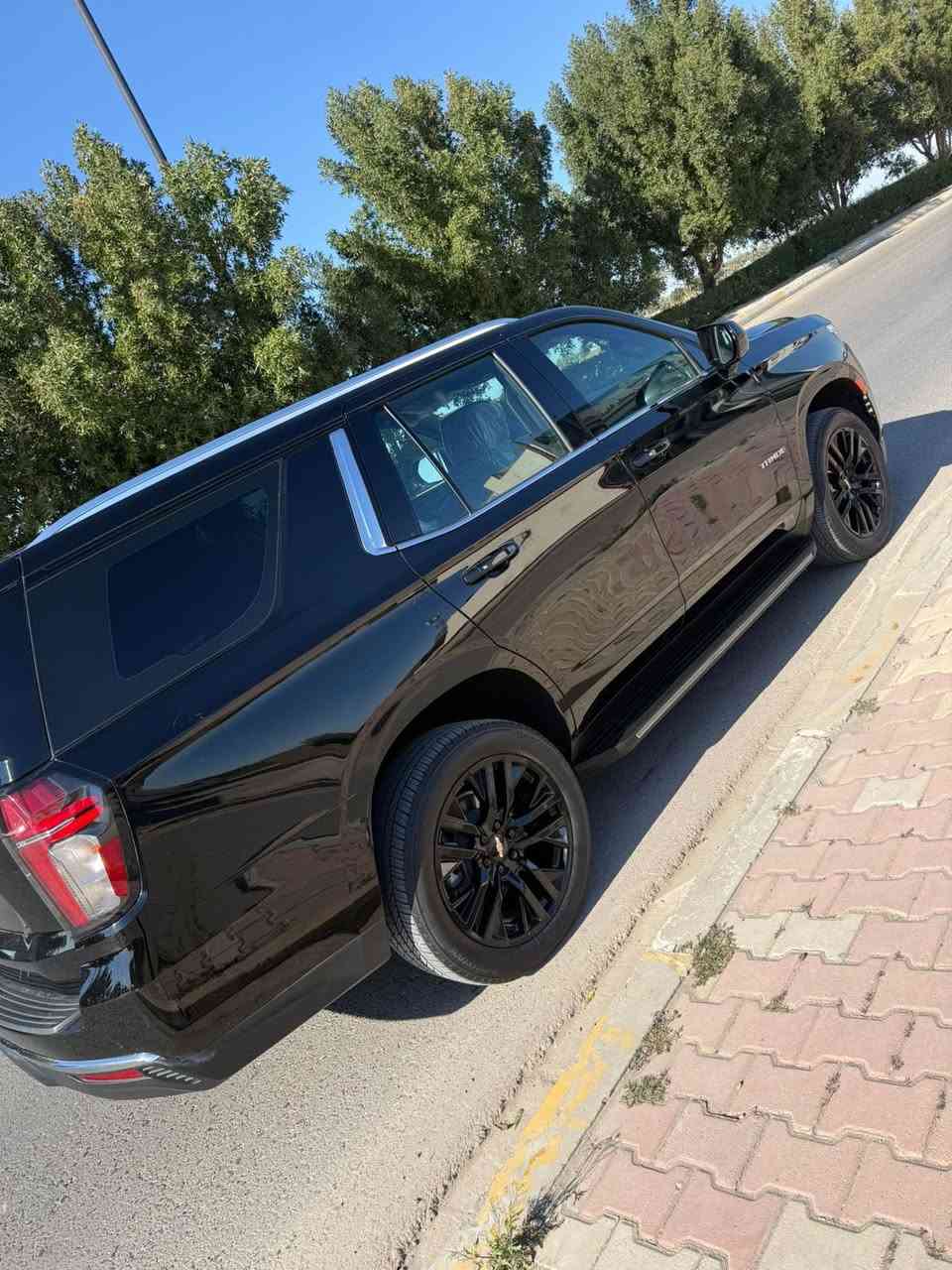 السلام عليكم
تاهو LS للبيع موديل 2024 بجم برايم
رقم بغداد
رادار 
ماشيه 17الف مايل 
وارد خليجي وكالة المنصور ام الضمان 
المواصفات 
بصمه 
حساسات اماميه خلفيه 
رادار امامي 
مانع تصادم 
تحديد مسار 
رادرات جانبيه
كامره خلفيه دواره
ثلاث قطع تبريد 
شاشه اعطال
سايد بريك دكمه 
تحكمات ستيرن 
كرسي كهرباء 
لد نهاري 
زنون اصلي 
تشغيل عن بعد
وباقي المواصفات المعروفه   
السعر // 498 $ وبيها مجال بسيط 
مكان السيارة رمادي رقم تلفون ***********
