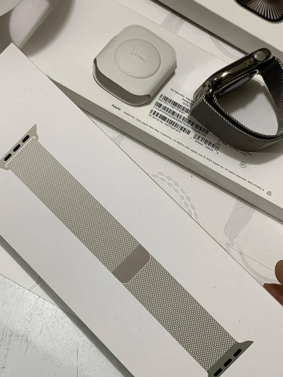 ساعه أبل ⌚️Titanium Edition👉👉
جمال القطعه 🩸يم المهيب بس💪🏻
جبتلك الشي المميز اله لباسته 
 النزاكه والرقي والجمال والمتانه والذوق
 التيتانيوم الفضه المصقول حتى السير
اعلى فئه بالساعات  /داعم خلوي
شاشه ياقوت ضد الخدش
خلفيات للساعه اوبشنات خاصه🔴
 هذي ثاني قطعه  فضي ادخله للعراق👁️‍🗨️🔝👁️‍🗨️
                 جيل  1️⃣0️⃣🔥
حجم  4️⃣6️⃣  ⛩️ 
               بطاريه  9️⃣6️⃣🔋
نظافه  1️⃣0️⃣0️⃣💯💯
                 ذاكرة  6️⃣4️⃣  💾
استيراد خاص
مركز سيمو المايسترو دورة شارع الصحه
👉👉***********
‎اتصال 📞واتس اب /للحجز
توصيل لكل العراق 
تابعني لان انت مميز حتى تشوف المميز
