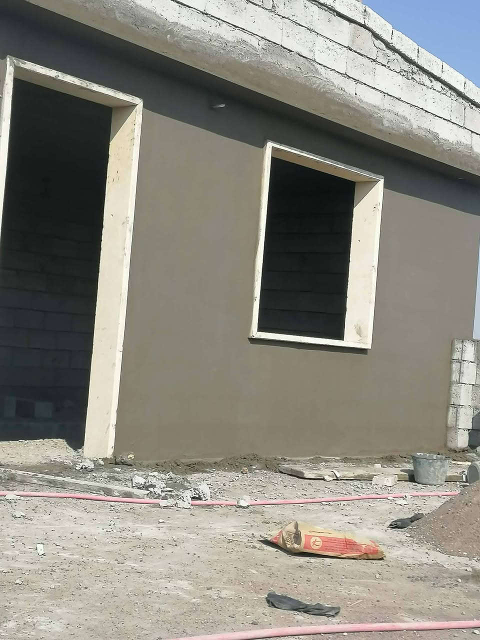 السلام عليكم
يوجد كادر لبخ اسمنت وجص شغل درجه اولى 
***********
