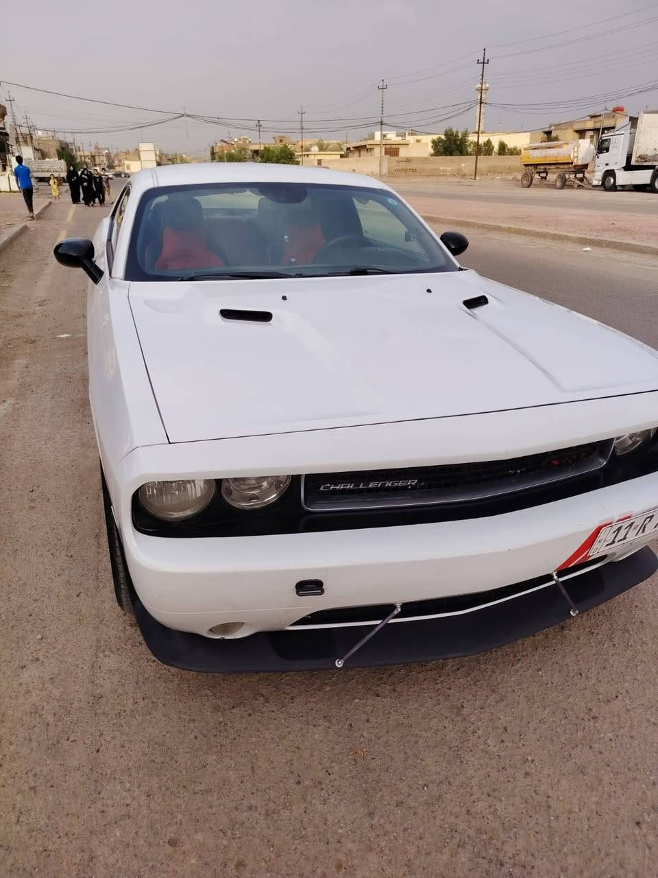 جالنجر موديل ٢٠١٢ sxt
مكينه ٦ /٣٦٠٠ 
سيارة باسمي 
عداد ١٨٠ كم قابل للزيادة 
مكينه  كير  تبريد   جاهزة 
حادث مرفق بالصور 
بصمة  
تحكم 
شاشه قلاب بلادي 
كامرة خليفه 
تحكم كامرة جانبية 
كشنات كهربائي جلد 
بيها مكانات صبغ بسبب وشم جان عليها 
مكاني بغداد المحمودية 
*********** واتساب 
السعر١٠٩
