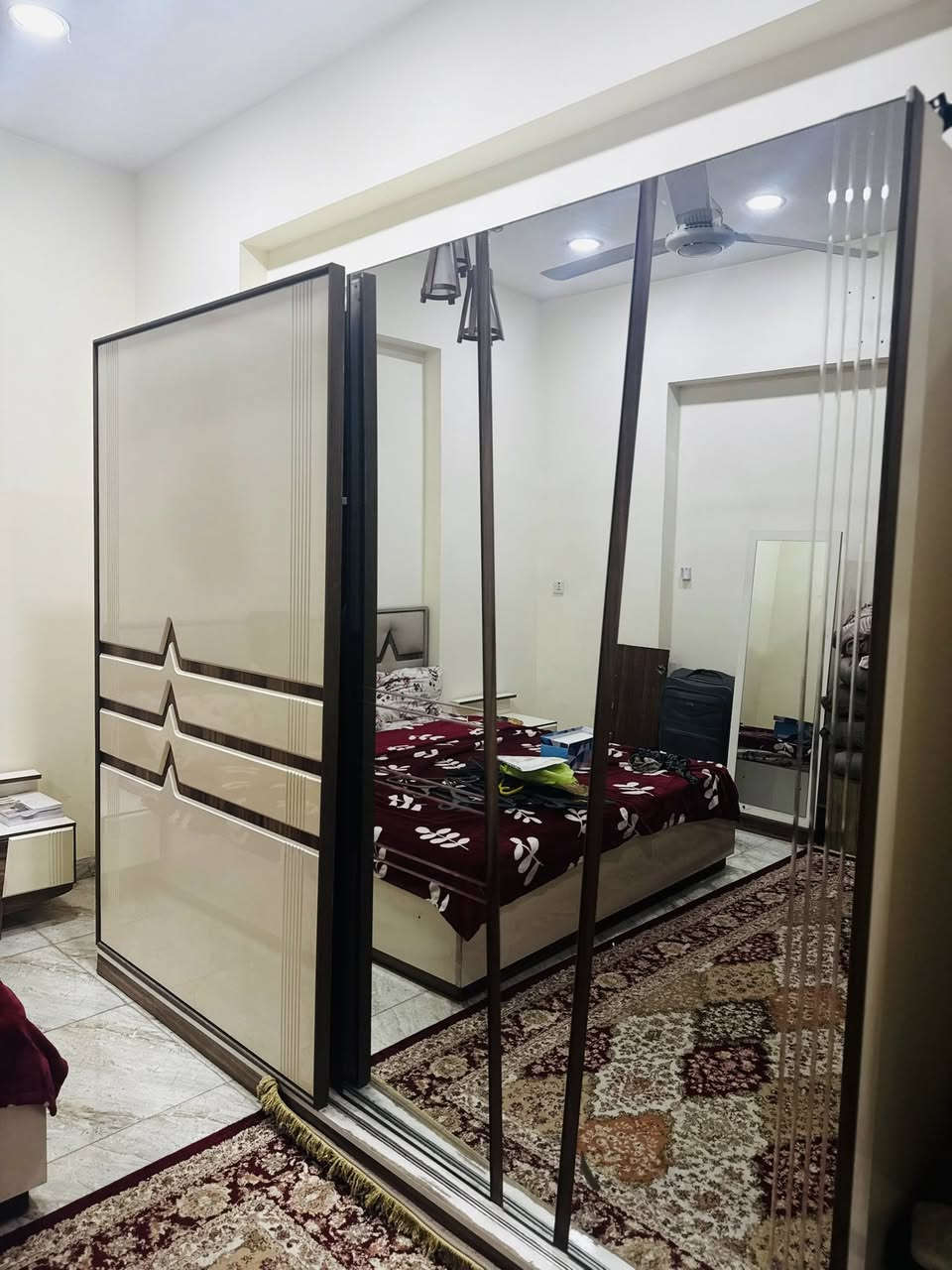 غرفة نوم مستعمل نظيف السعر ٩٥٠ للاستفسار ***********
