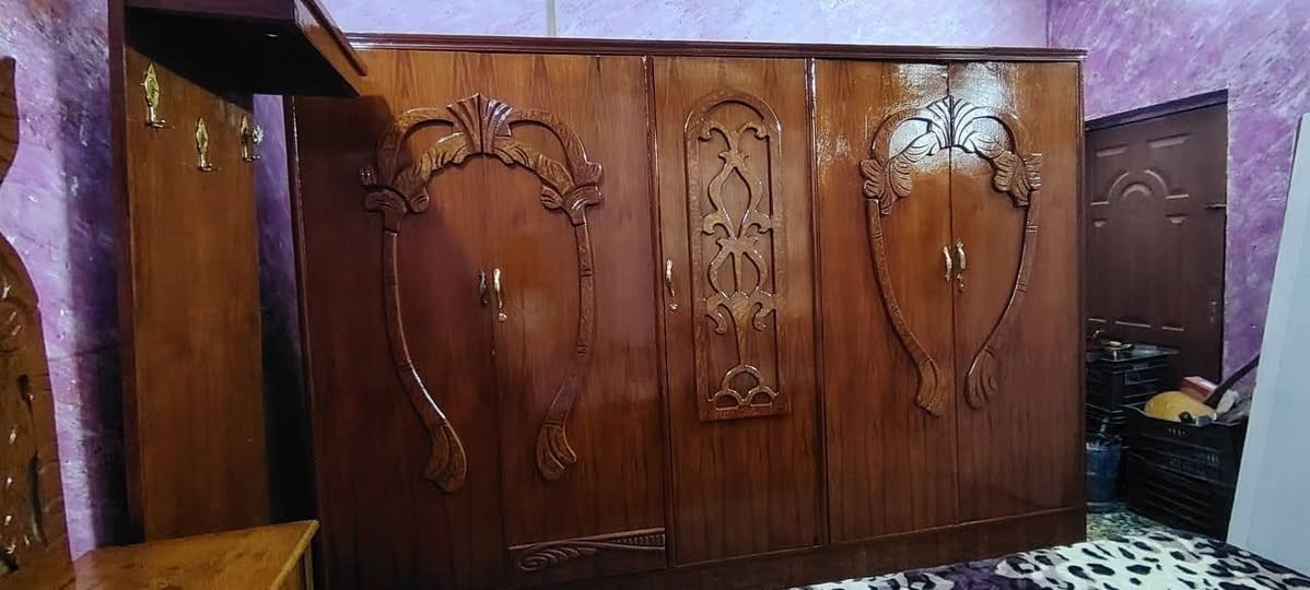 غرفة صاج 5 ابواب نقص تاج جربايه السعر 300 بيه مجال بسيط المكان الحسينيه الراشديه  بغداد يوجد توصيل بل اجره التواصل على الرقم ***********
