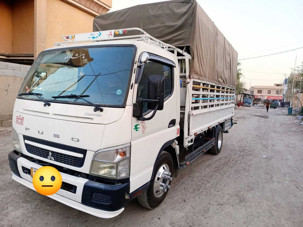 السلام عليكم كنتر موديل 20 رقم سليمانيه سياره جديده كفاله عامه تخم تاير بريستون 17ونص تخم ويل كروم دبل تانكي كاز 170لتر 100 لتر للاستفسار *********** مكان السياره بغداد
