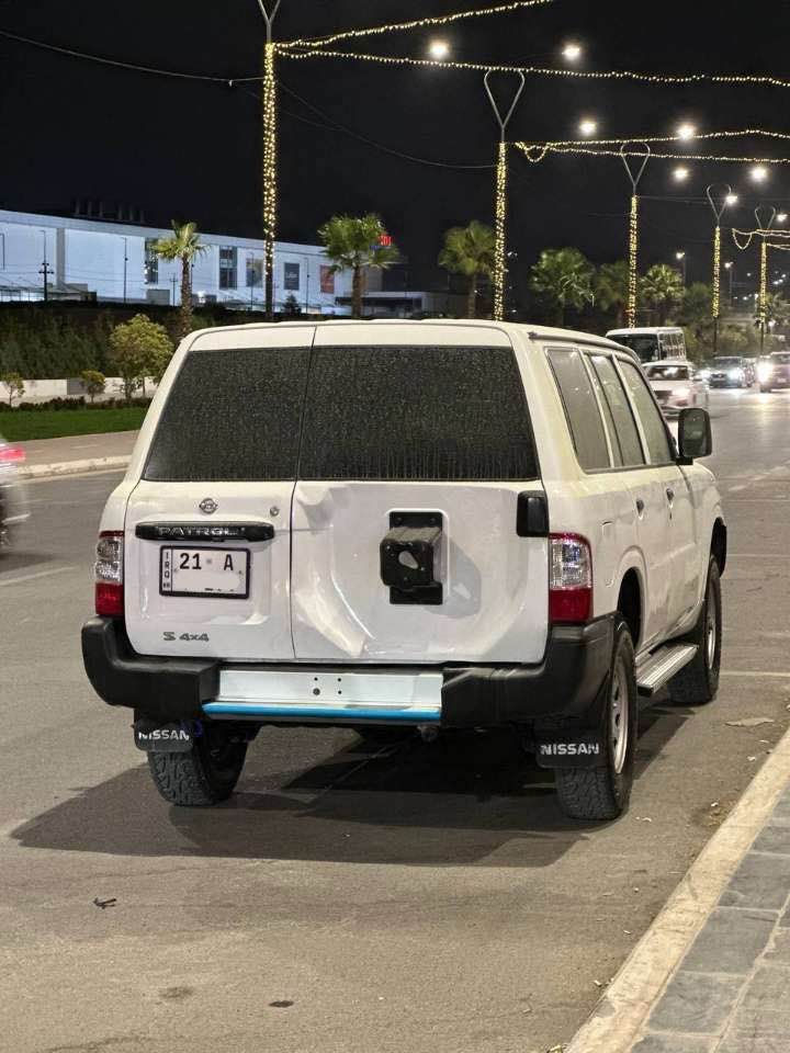 پاترۆڵ ٢٠٠٢ موحەسەن
سەنەوی تا ٢٠٣٠ تازەیە 
گێرو مەکینەو ئەکسل بەشەرت 
٢ پارچەو نیوی بۆیاخە 
هیچ تەقیوی نیە تەنانەت بەتانەشی بەشەرت
نمونەیە لە جوانی
غازو بەنزینە 
0770 1908654
105 وەرەقەو مجال السليمانية, العراق
