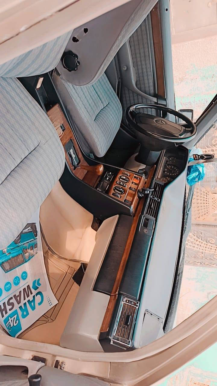 مارسدس دب للبيع موديل 89 سيارة نظيفة ومال جني تخم تاير صدر تبريد لك بل كارتون مصبوغة عام جمالية بسمي شوكت ما تريد تحويل سعر 53وبيها مجال الاتصال***********
