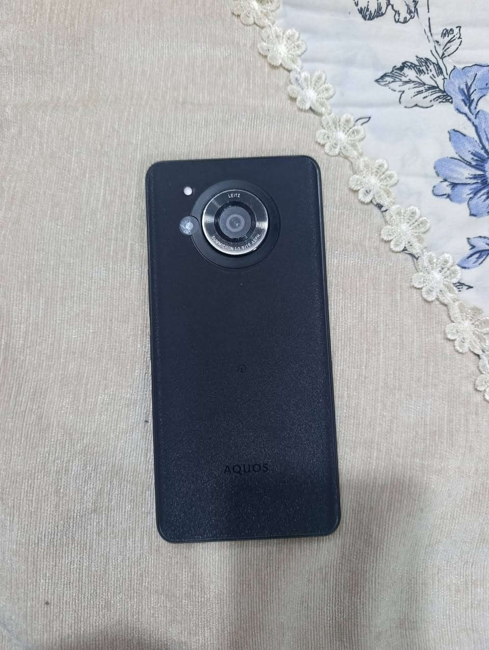 السلام عليكم شارب R7جهاز معروف مواصفاتة ذاكرة ٢٥٦عشواءية ١٢ معالج ١جين وان 5Gبطارية ٥٠٠٠ملي امبير كامرة احترافية من شركة نيكون ظد الكسر والماء معيار AB68يدعم تصوير 4kجهاز فلاكشب السعر نهأي ٢٠٠ الف بغداد *********** جهاز نظيف جدا ولا خدش
