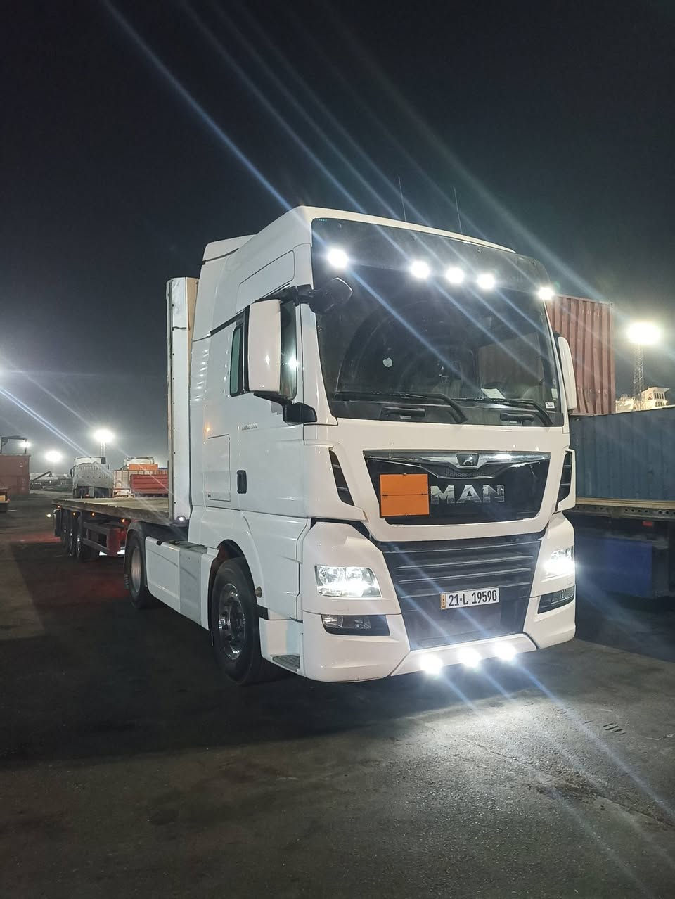 لبيع مان موديل 2018 سياره جديده حجم مكينه 500 دبل سوبر كير سكانيه 14 نمره داخل بيجي  ثلاجه جرار حساس كامره فو مواصفات جوبلس مامي شاصي عدل عربانه شمتز كفر نايز موديل عربانه 2015 دسك دنكير ساف رفاه بلادي دنكير رقم جديد تحويل مباشره سياره جاهزه من كلشي سعر 380 وبيه مجال مكاني بغداد رقم الهاتف ***********
