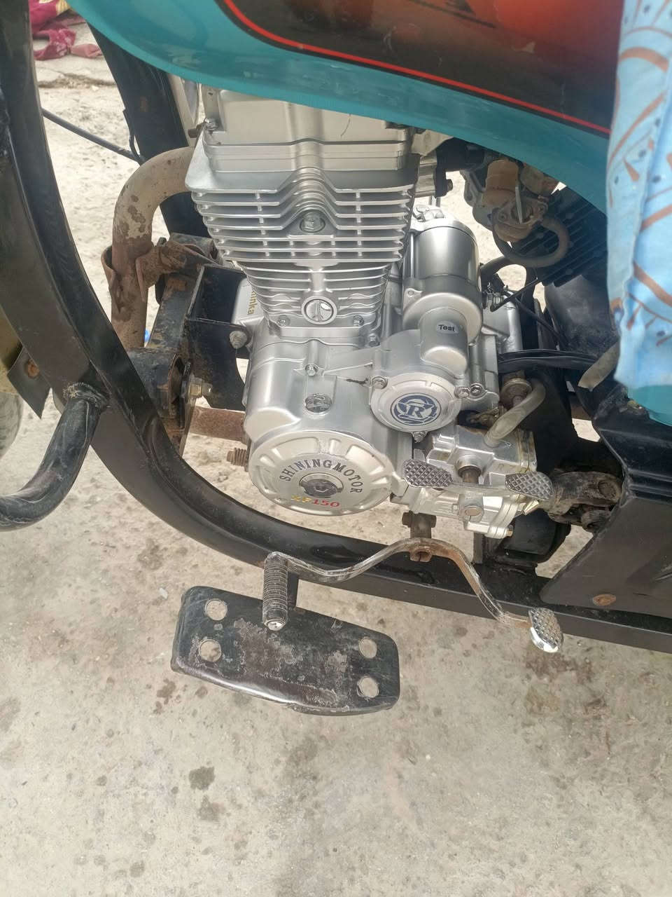 السلام عليكم ستوته للبيع مديل 20محرك 24توني شاده تخم تاير جديد الستوته رقم وسنويه مداور ثاني يوم السعر 1800ستوته كامله ما ناقصه شي
رقمي 0787 354 0542شراي تصل وبيك خير ودلل
