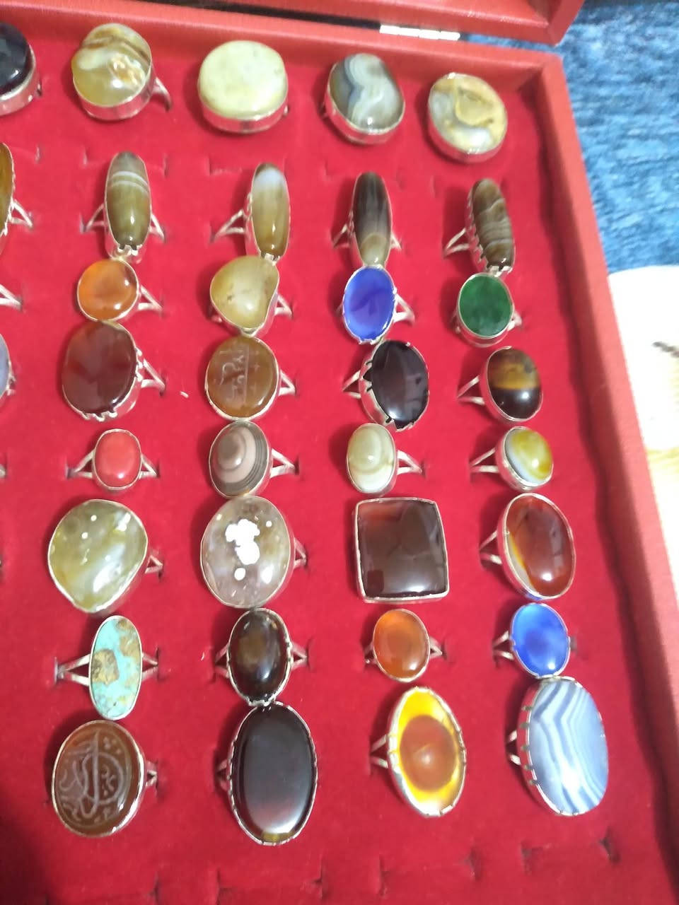 طبله محابس جمله صياغات متنوعه فضه ٩٢٥ جديد ما مستعمل مع احجار طبيعيه. العدد ٨٦ محبس جديد. 
للمهتم خاص يوجد توصيل


**إذا كنت صاحب هذا الإعلان وتريد حذفه لأي سبب، رجاءا أرسل رسالة إلى الدعم الفني**