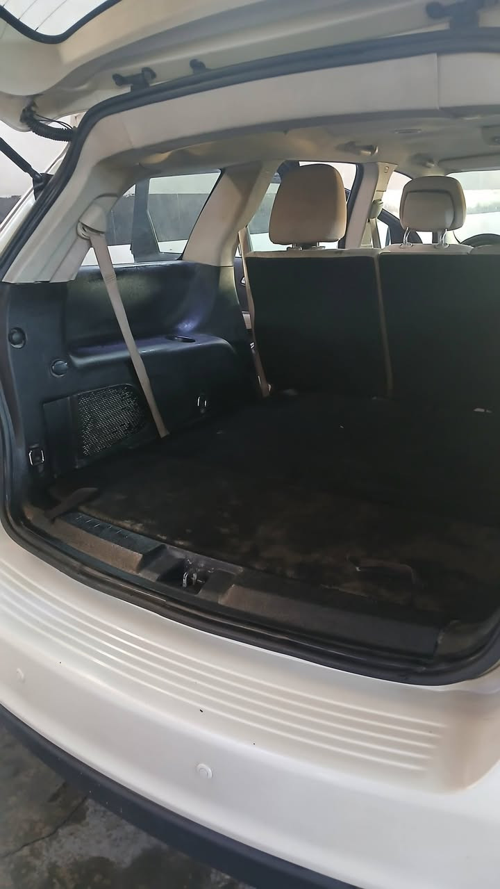 دوج جورني ٢٠١٢
محرك اربعة سلندر
ثلاث قطع تبريد وشاشة وكامرة خلفية وحساسات
ماشية ١٣٠ الف كيلو متر
سبعة راكب 
حادث جاملغ خلفي 
السعر 120 ورقة 
واسط الزبيدية 
***********
