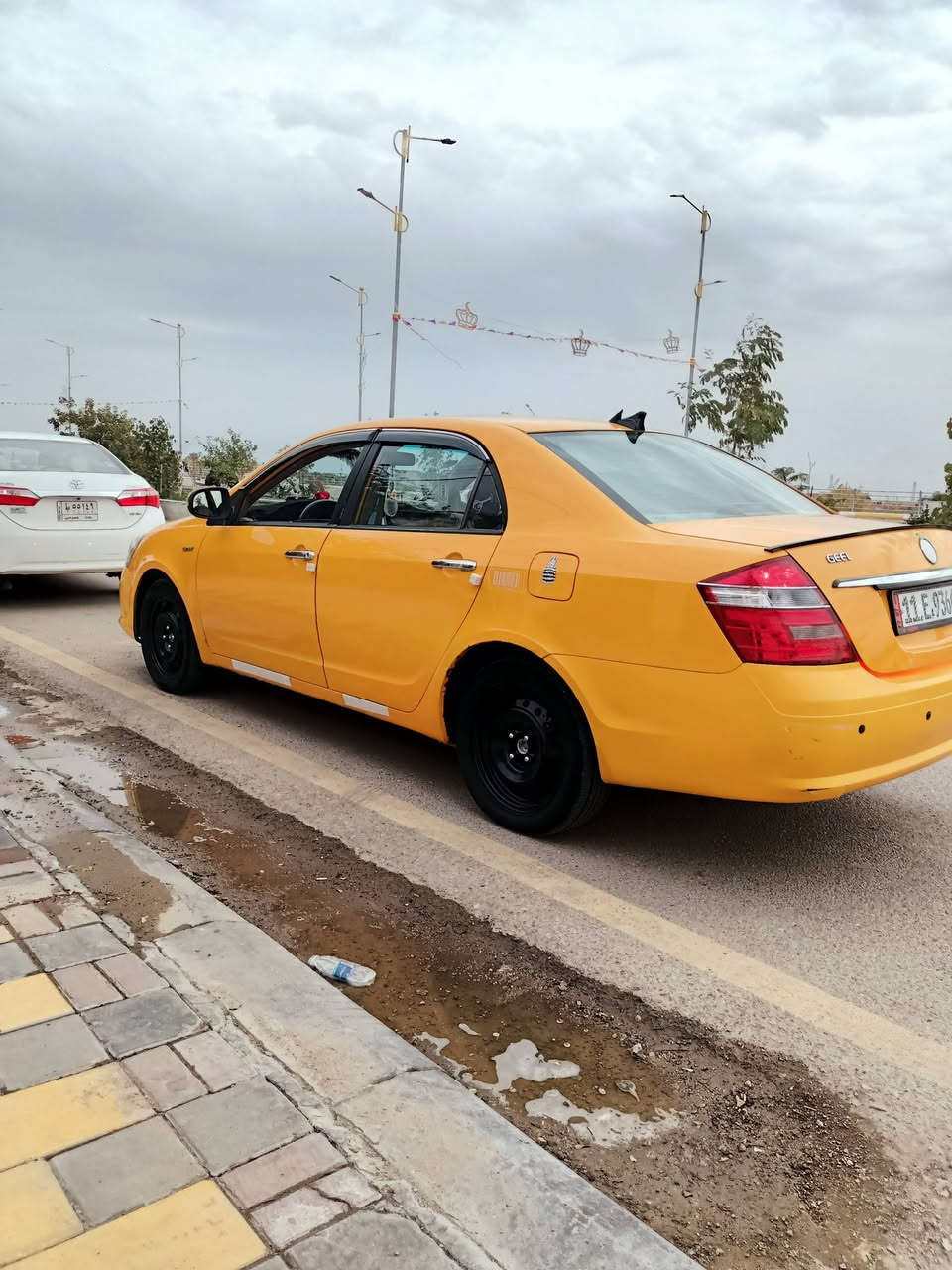 سلام عليكم جيلي موبل اوتوماتيك بلادي موديل ١٣ كير مكينه خير من الله تبريد تخم تاير السعر ٥٢وبيها مجال المكان كوت مركز المدينة رقم الهاتف ***********
