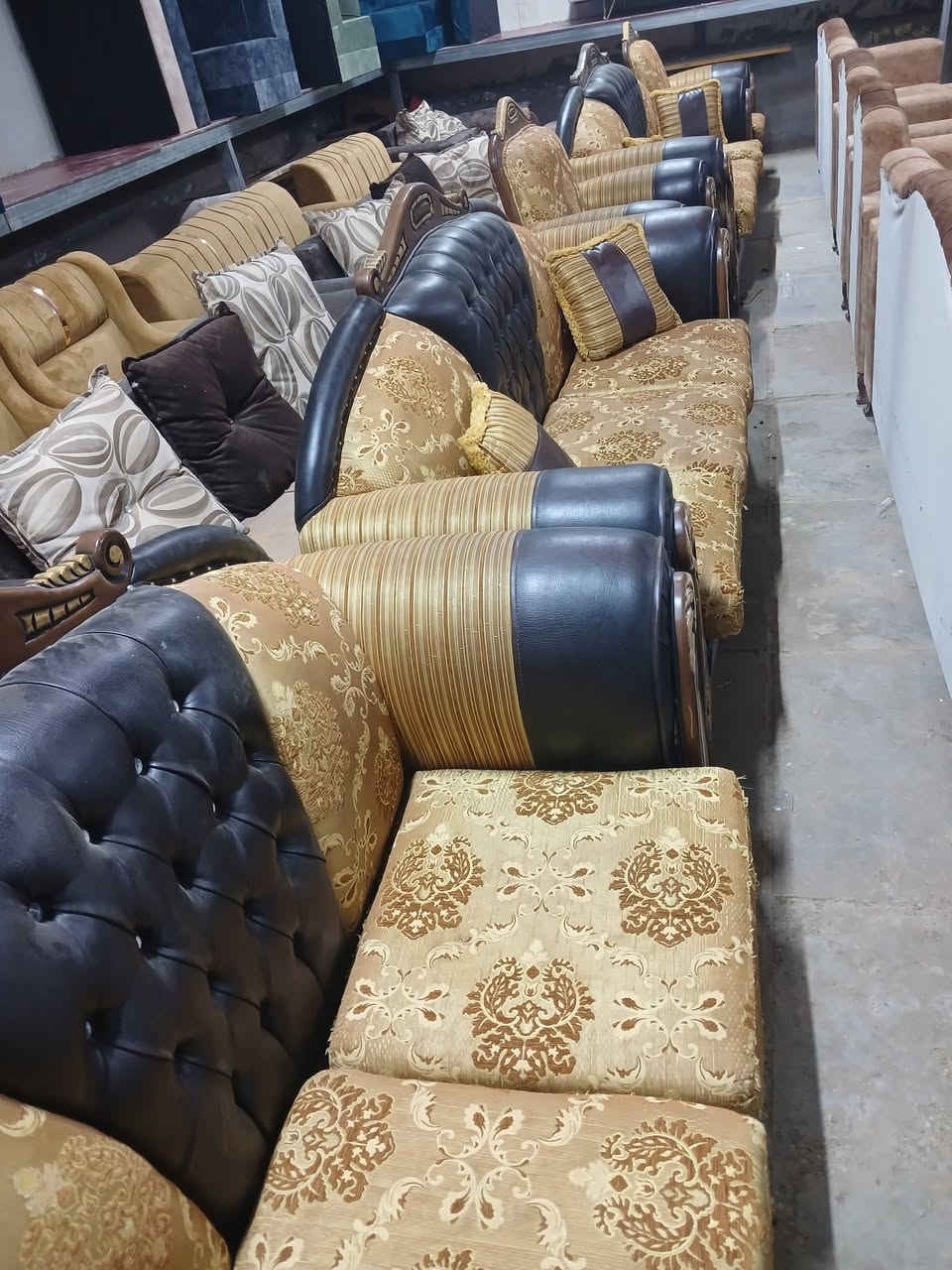 مستعمل نضيف 
مجمع البركه للاثاث الجديد والمستخدم يرحب بلجميع فاهلا وسهلا بكم العنوان بابل المحاويل ناحيه الامام الشارع العام قرب مركز شرطه الامام للاستفسار خاص او الاتصال علئ الارقام *********** بيه واتساب
*********** اتصال فقط الحاج محمد السلامي
