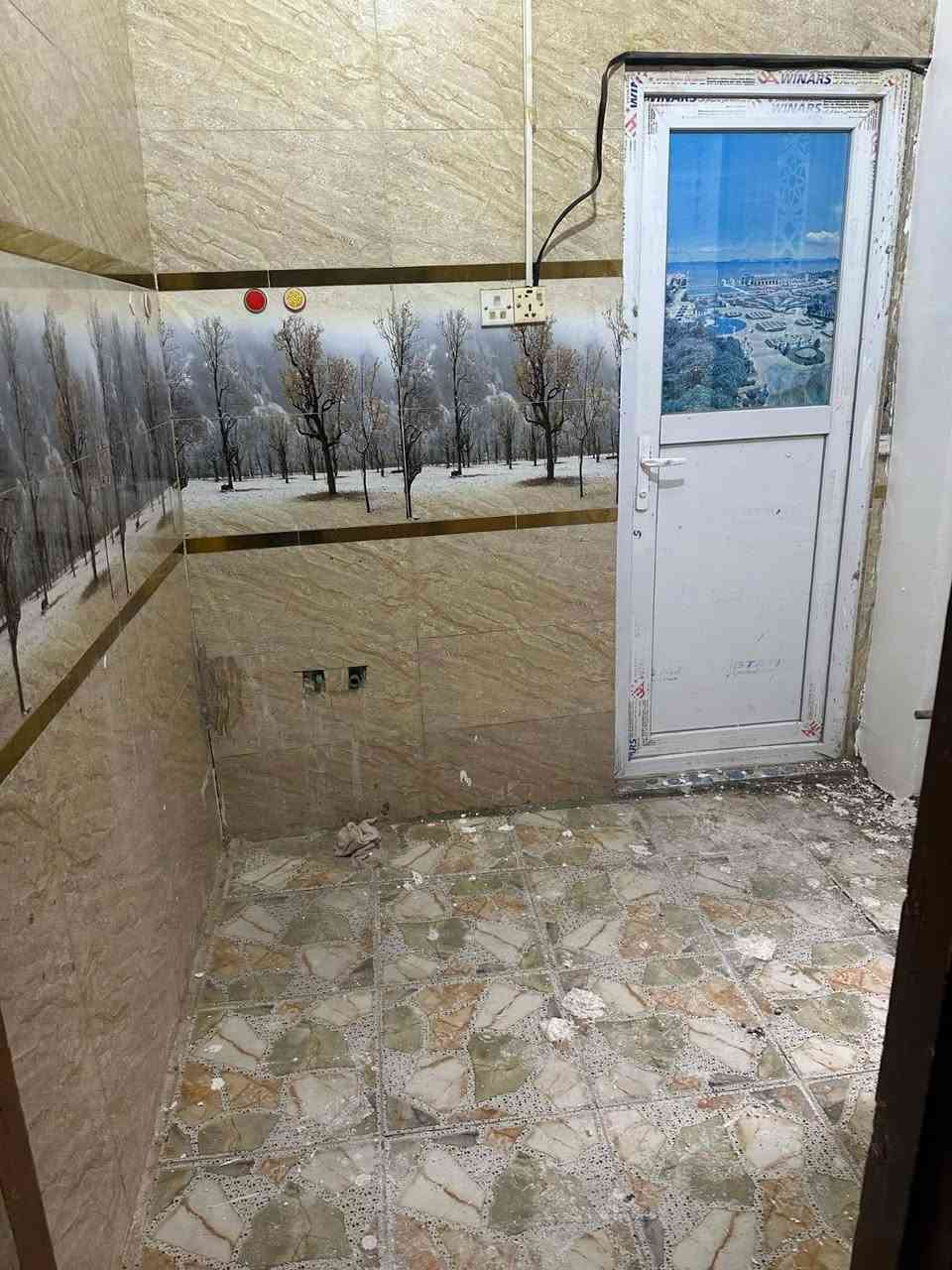 السلام عليكم بيت للايجار بحي المهندسين ٢٥٠ الف ٧٠ متر غرفه جبيره ومدخل وحمامات ومطبخ وطارمه ***********
