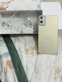 مبايلات ثنين جدد مامستخدمات. سعر الواحد 50الف. قفل  07829520477