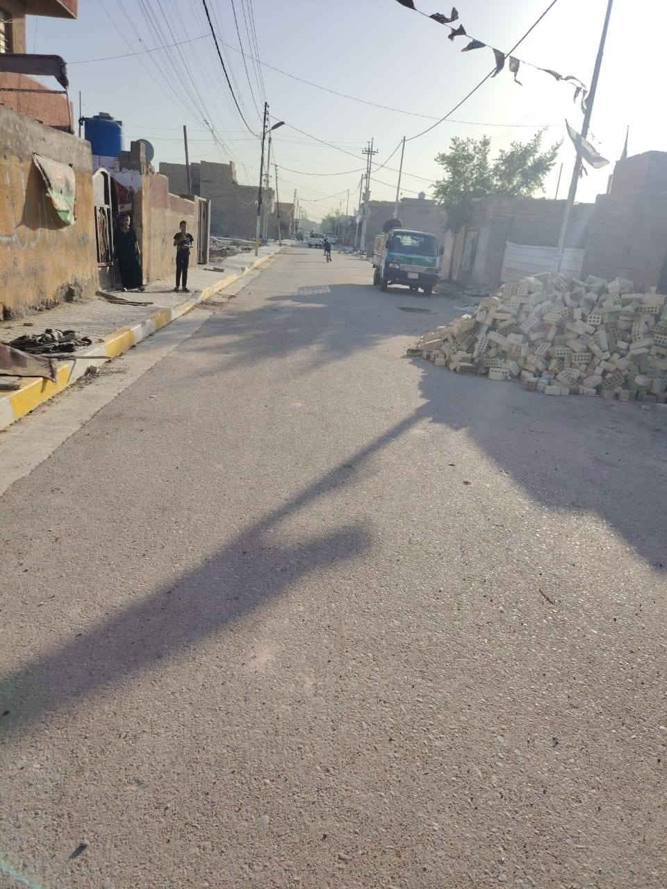 قطعه ارض للبيع.موقعها حي طارق قديم شارع السمجه مساحه100م  للتواصل ع هذا الرقم ***********
