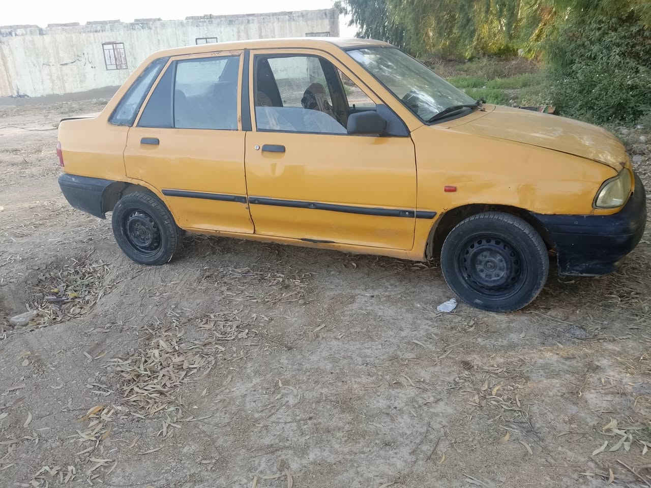 السلام عليكم سياره سايبه للبيع رقم ذيقار احمر مكينه و كير واكسن و شواصي خير من الله السياره ما اندل راعيهاء اكفل من السرقه و العشائر كهربائيات كلهاء شغاله للاستفسار و السعر الاتصال على الرقم *********** مكان السياره واسط  ملاحضه مكلف بل نشر

