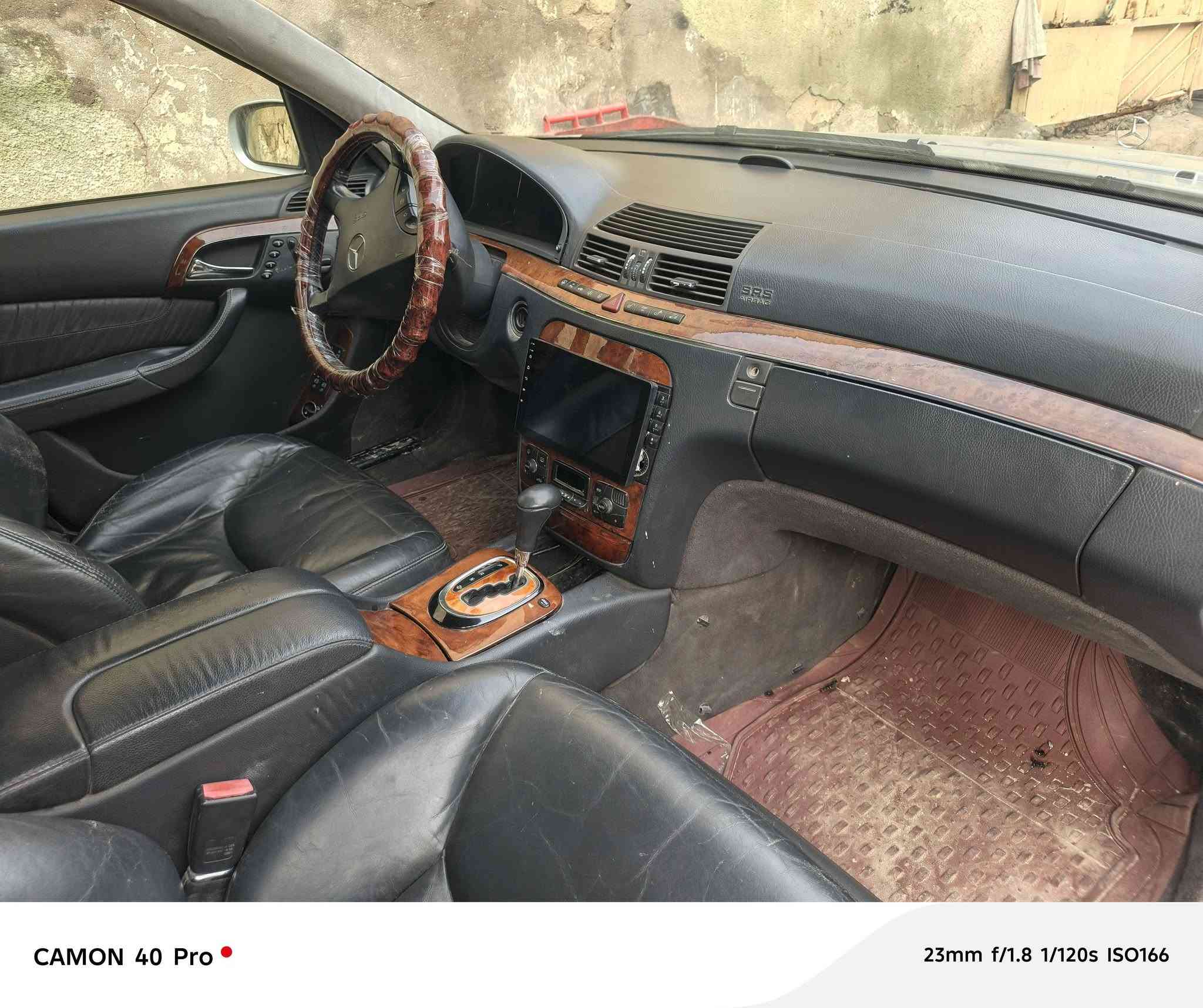 سلام عليكم غواصه للبيع ٢٠٠٢ أدوات   أدوات أدوات كصه قماره مكينه وكير جديد غرفه جديده تبريد جديد حداديه جديده كهربائيات كلهه شقاله السعر ٦٠ وبيهه مجال لاشراي مكاني بغداد ملاحظة السياره الصديقي وإني ما اعرف بيهه  انتصل وتدلل واتساب *********** أو تصال
