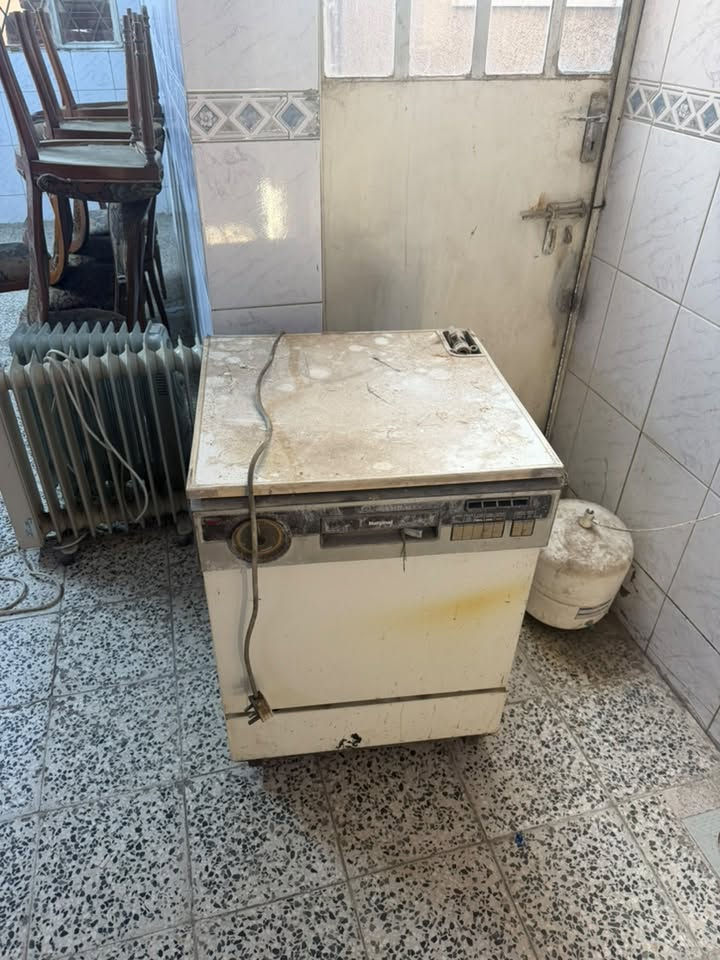 قيم و اخذ، لا تتعبني و لا اتعبك، يعجبك شي تواصل على 

***********
