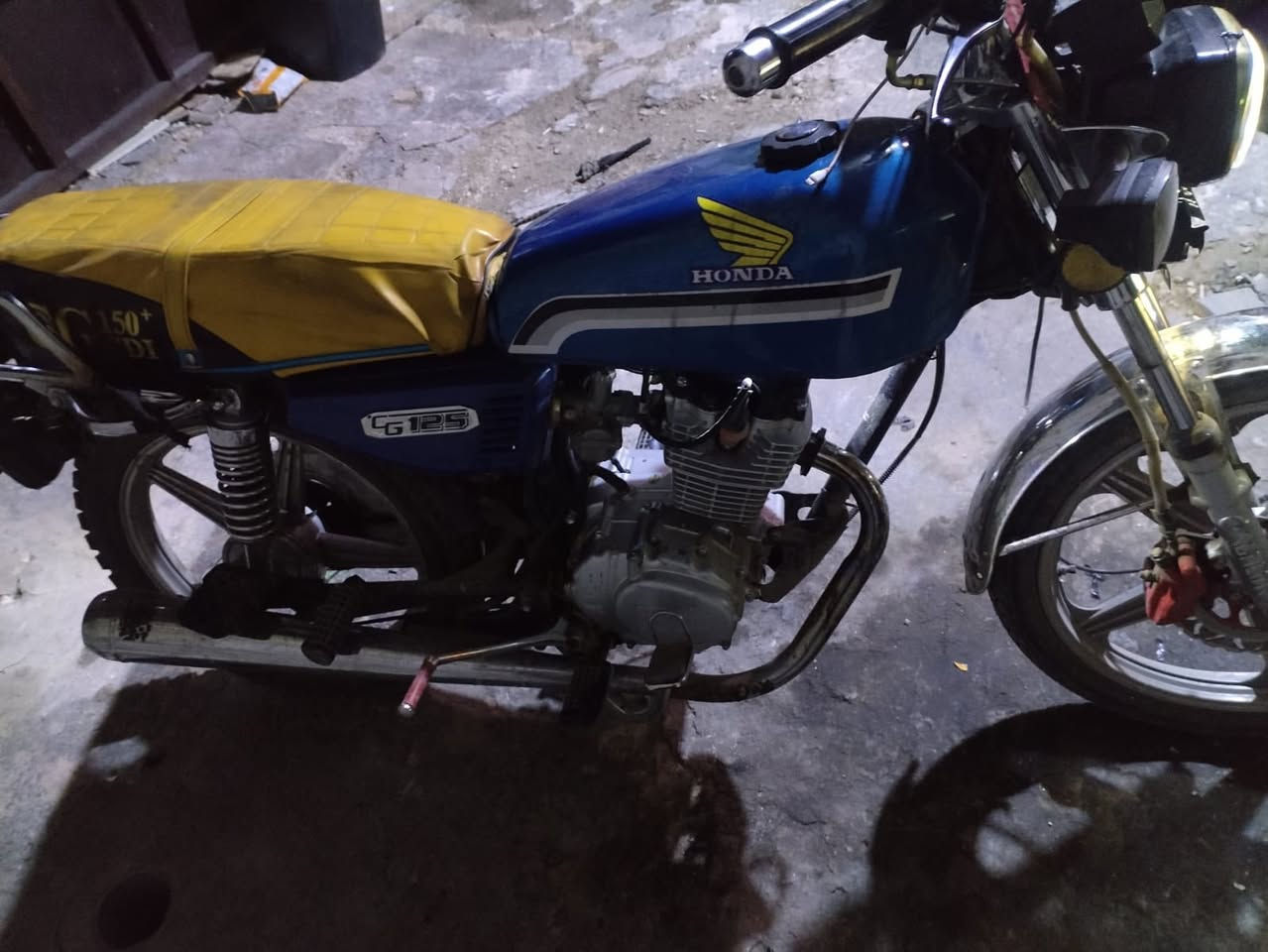 سونك موديل 23بيها مكينه شاد ٢٤دراجه كفاله نقص بس شاشه غسلتها وحتركت تايرات جدد قبل سوع شادهن دسك بنز كله جديد مكينه ب جيس دراجه ما مغسوله أوراق كامله البيع سعر ٥٥٠بيها مجال حك الجيه مكان الأمين ثانيه


**إذا كنت صاحب هذا الإعلان وتريد حذفه لأي سبب، رجاءا أرسل رسالة إلى الدعم الفني**