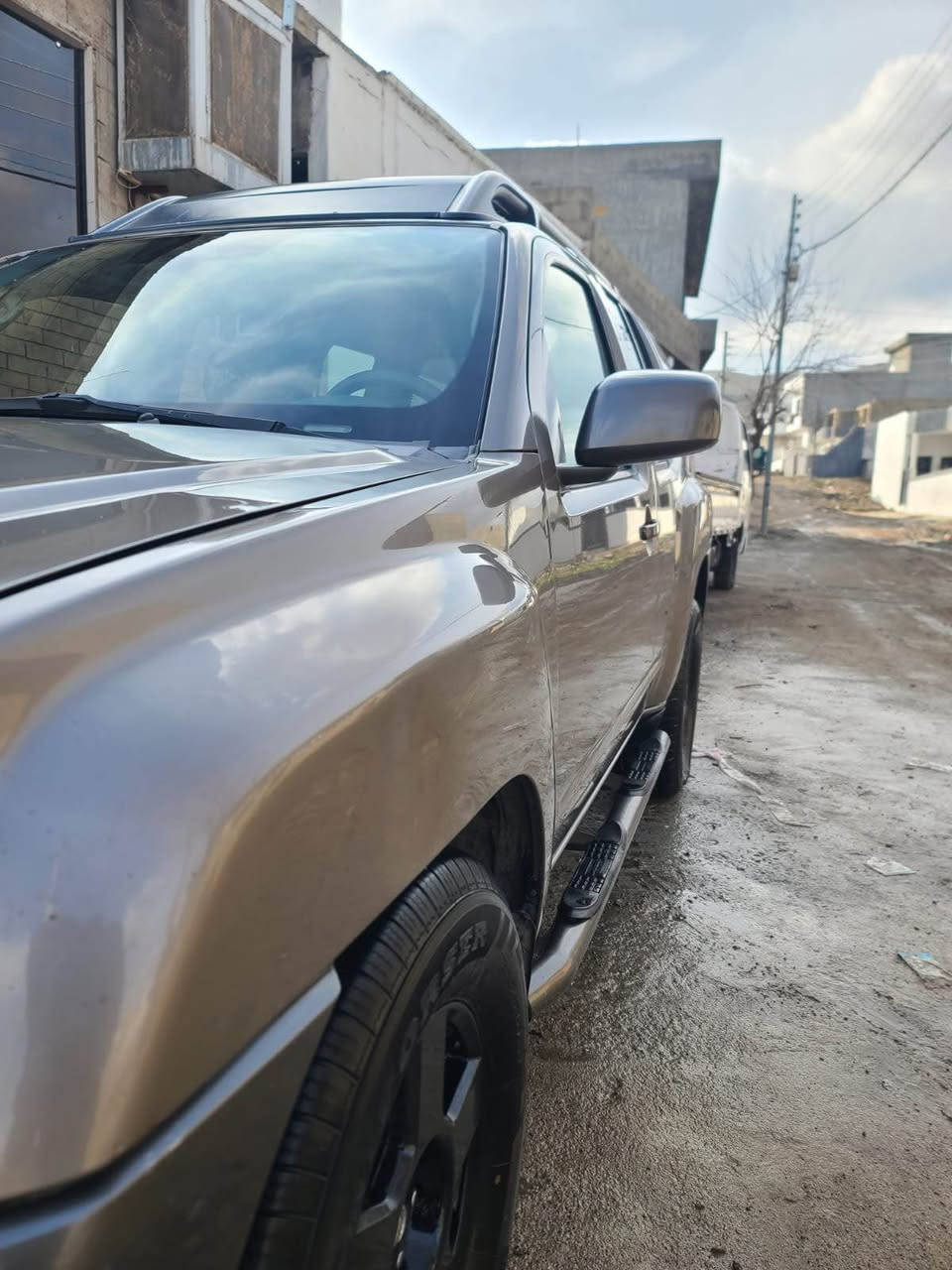 نیسان ئێکسترا بێ بۆیاخ بێ کاڵ بونەوە مۆدێلی ۲۰۰٨ مەکینەی تازەکراوەتەوە کێشەی نەماوە گێرئۆتۆماتیک تاک اکسل هیچ کێشەی گێری نیە بەشەرت تەنها ساڵێکە ساڵانەی بەسەرچوە ئوتۆمبیلەکە زۆر جوان ماوەتەوە. نرخی ١١٤ گەلاو معامەلەیەکی کەم برایانە   لەسلێمانیم سەیارەکە هیمن نیە. پەیوەندی بکەن بە خاوەنیەوە *********** السليمانية, العراق
