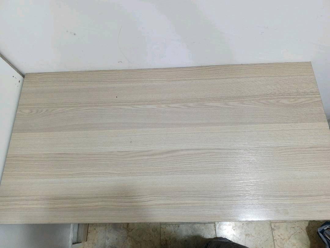 السلام عليكم 
هاذه المكتب للبيع والله اشتريته هوه او توصيله 100الف او اريده 70 او بيه مجال كلش بي كسر والله اول ماشتريته من نزلو نكسر
طول 100 سم 
عرض 51 سم
ارتفاع 74سم
رقم ***********