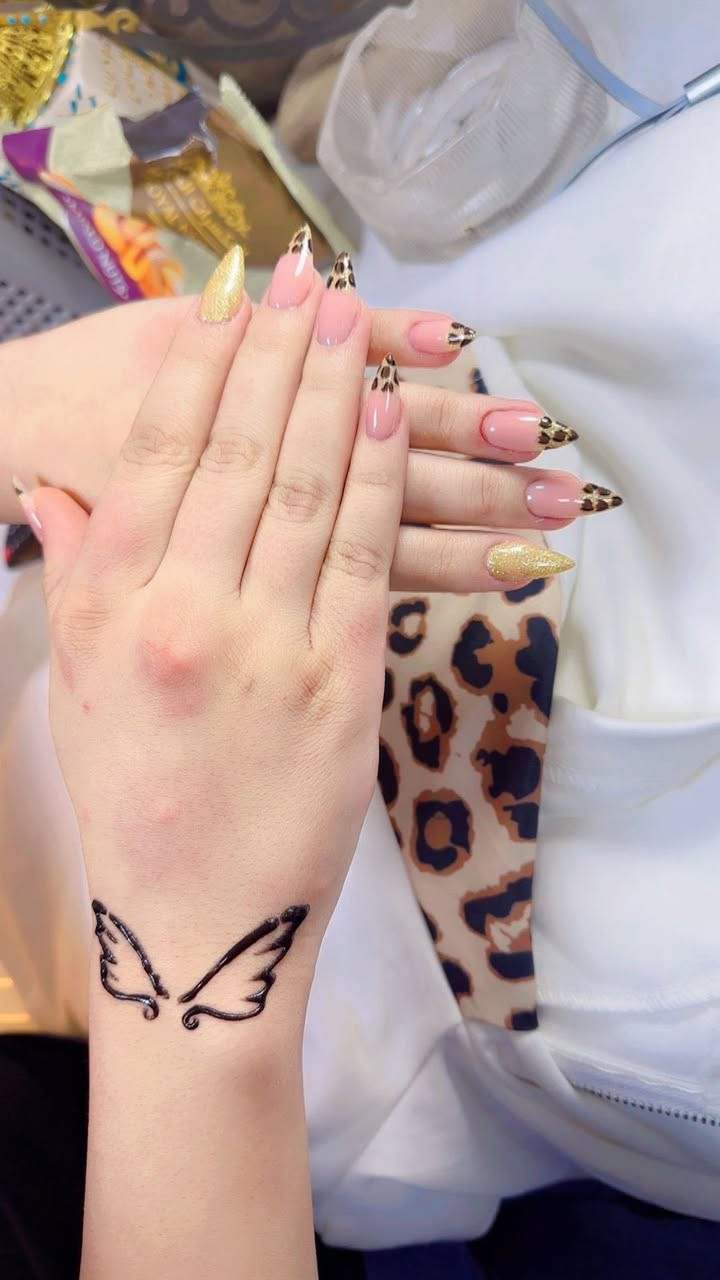 شغلنه جميل مع الحنه😍😍


**إذا كنت صاحب هذا الإعلان وتريد حذفه لأي سبب، رجاءا أرسل رسالة إلى الدعم الفني**