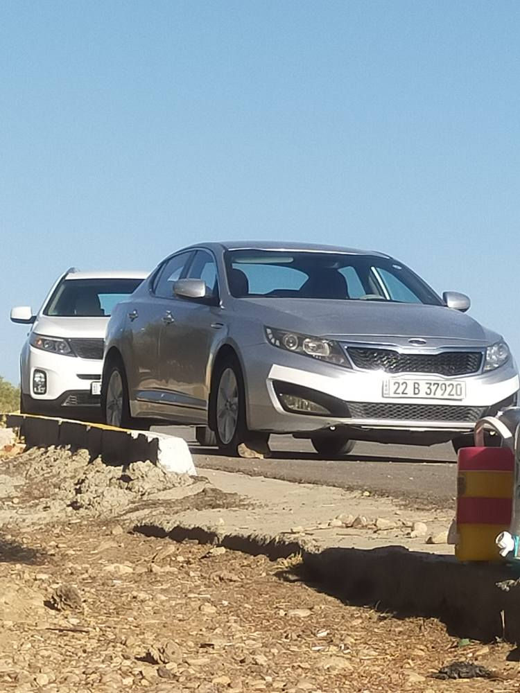 السلام عليكم 
كيا اوبتيما K5 مديل 2011 خليجي محرك  دوش لون سلفر  رقم اربيل  موجودة بكركوك بيه بطاقة بانزين محرك وكير بشرط مامفتوج  
والسياره  مكفوله من الصبغ وحتى الدعاميات مكفوله من الصبغ 
السعر كلش مناسب 114  وما اعتقد اكو سيارة خليجية بدون صبغ بهيج سعر 
للاستفسار  *********** 
*********** كركوك, العراق
