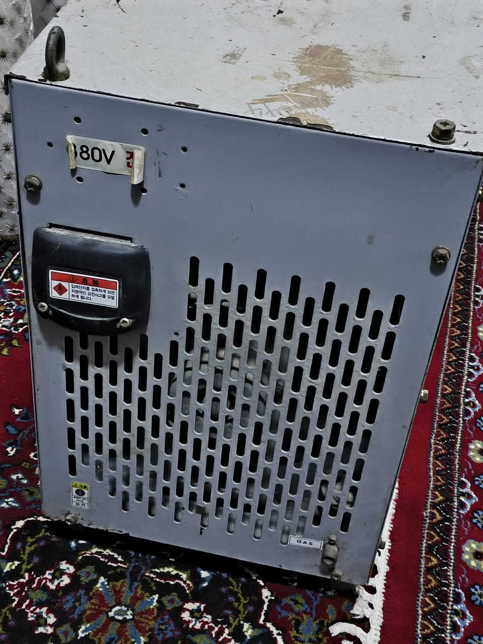 السلام عليكم ورحمه الله وبركاته
بعد اذن صاحب الكروب 
ماكنه لحام كوريه ثري فيز تلحم فافون +اركون 
مكينه نظيفه ما داخله تصليح سعرها 450 الف 
عنوان ديالى بعقوبة/*********** مراسله و الاتصال واتساب
