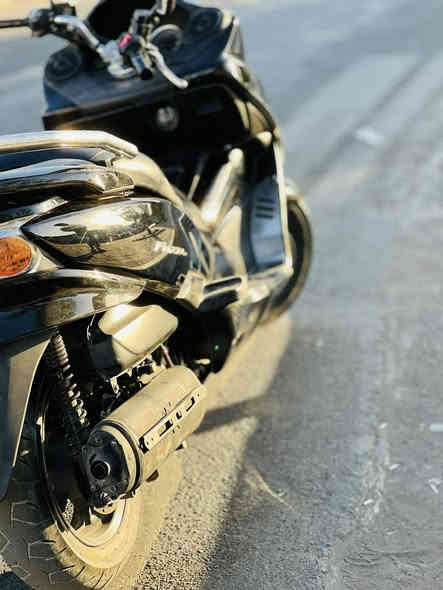 السلام عليكم دراجة فورزة 0\10 نقص بس قايش السعر مليون وبيهة مجال .***********
