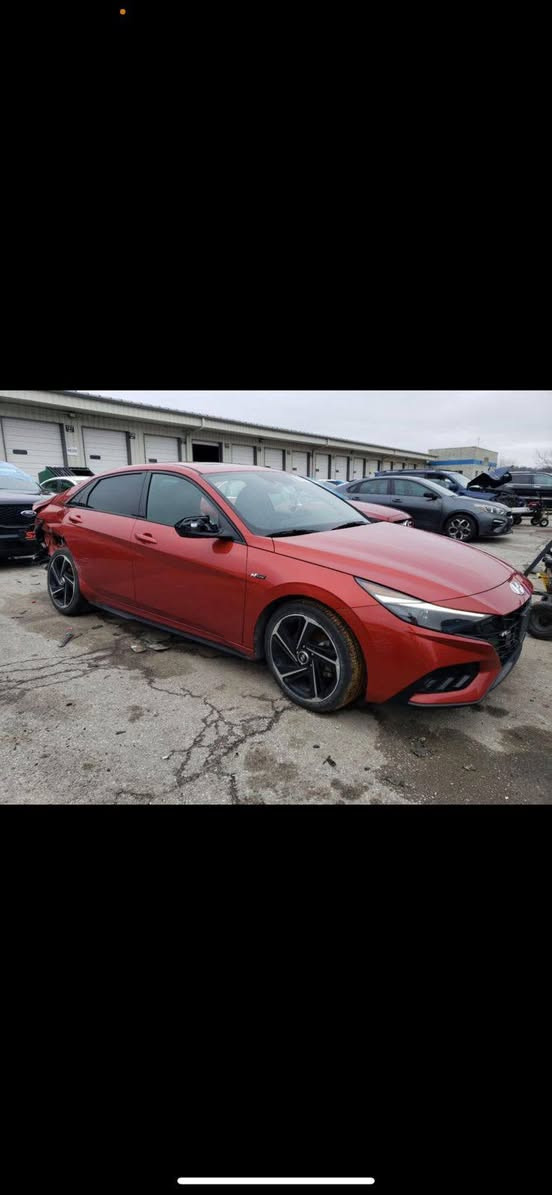 اسلام وعليكم النترة مديل 2022 انلاين ماشية 52  سيارة نضيفة وهاضة حادثهة جاملق خلفي بدون ايرباك سيارة فول مواصفات مكان لسيارة جسر ديالة لقديم وسعر لسيارة 158   وبيهة مجال قليل وهضة رقمي   ***********
