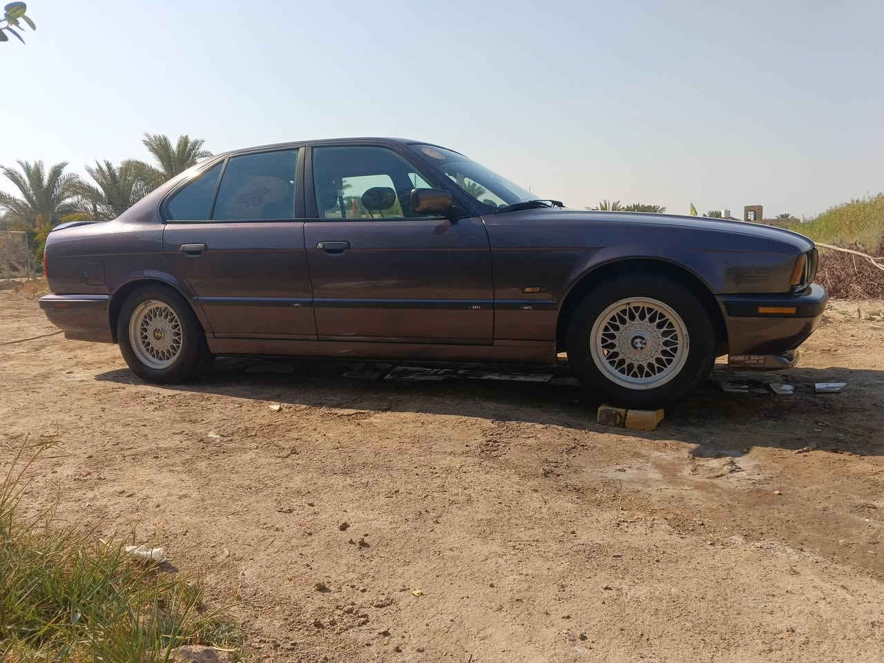 السلام عليكم اخوان
540  اصل و فصل  (.    السعر 90      ) وبيهه مجال. بسيط. 

موديل 1993 
لوني بنفسجي 
السياره كفاله عامله. مصبوغه جماليه ( مكينه / كير/ حداديه / تخم تأير)  كله ب شرط 
3 وظعيات قياده شغاله 
دبل ايرباك 
بجم عريض دخاني 
تبريد ثلج
 قطعتين 
السياره M بالكامل 
كشنات كهرباء 
ايرباك
فتحه شغاله كل الوظعيات 
حتى تجاوي كهرباء 
الكهربائيات شغاله ١٠٠/١٠٠
السياره بلاديه حتى ضفيره بلاديه  

رقم بغداد باسمي سنويه ل 29  مشروع وطني ( شرط المداور) 

مكاني ديوانيه 
‏‪***********‬‏
