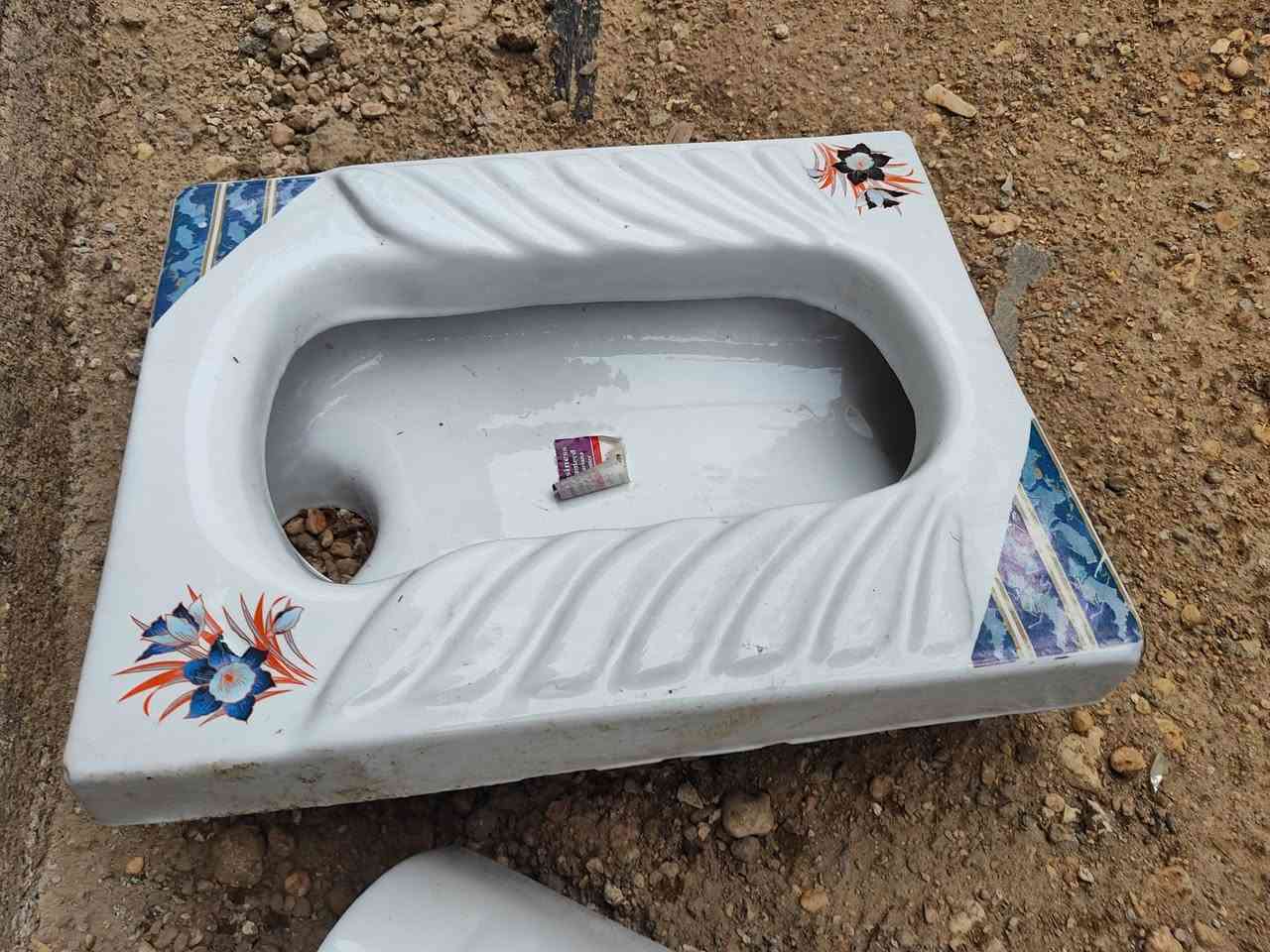 سلام عليكم ...

للبيع .... للبيع 
باب مستعمل بس كلش نظيف السعر 40 الف وبيهه مجال قليل
قواعد تواليت شرقي (غير مستعمل)  السعر 10 الاف دينار ...(مفرد و يوجد كمية بنفس السعر )
مغسلة (غير مستعمل) السعر ١٥ الف دينار  ..   (يوجد كمية ومفرد بنفس السعر)

المكان كربلاء - الحر الصغير 
لا يوجد توصيل ..


**إذا كنت صاحب هذا الإعلان وتريد حذفه لأي سبب، رجاءا أرسل رسالة إلى الدعم الفني**