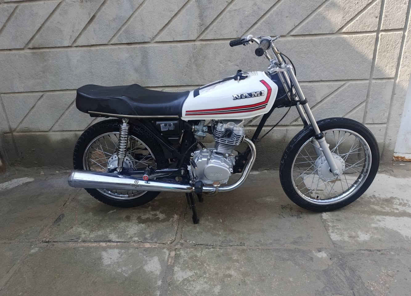 السلام عليكم دراجه للبيع تعمير 25 مكينه نامه اصلي كلك كلك  لدراجه سعرها 550مكاني ناصريه مركز ***********
