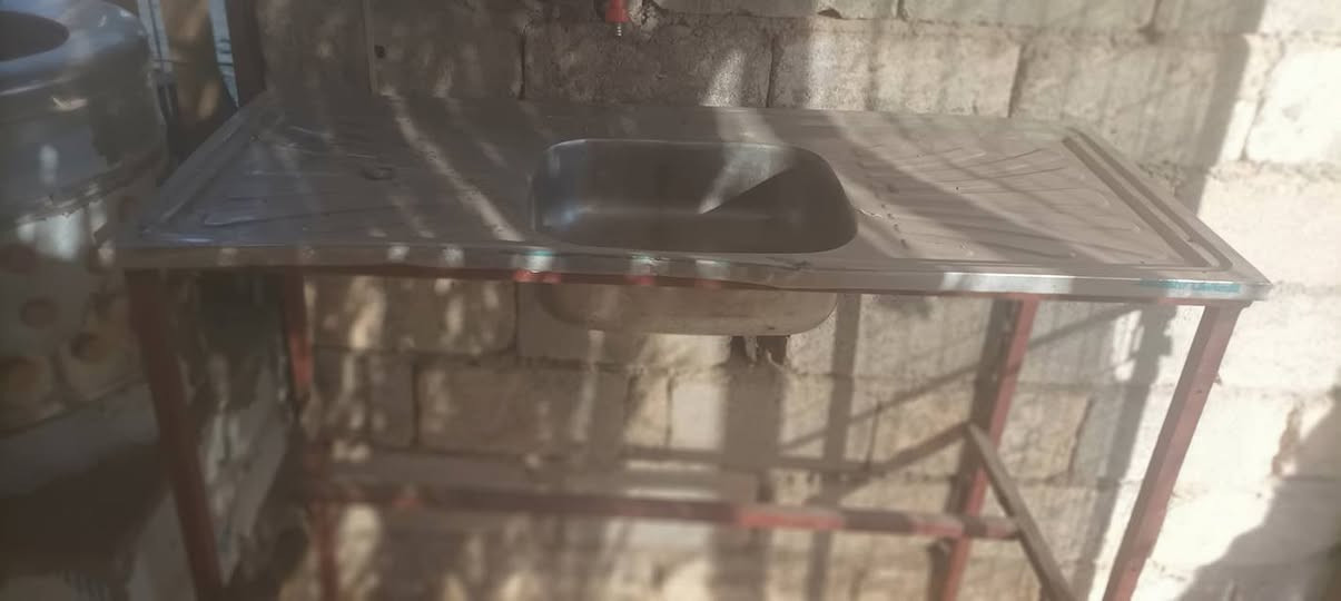 أغراض محل دجاج للبيع 
هلاسه ميزان الكتروني سنكي ومذبح السعر 275 الف وبيها مجال للاستفسار الاتصال على الارقام التالية *********** او ***********
