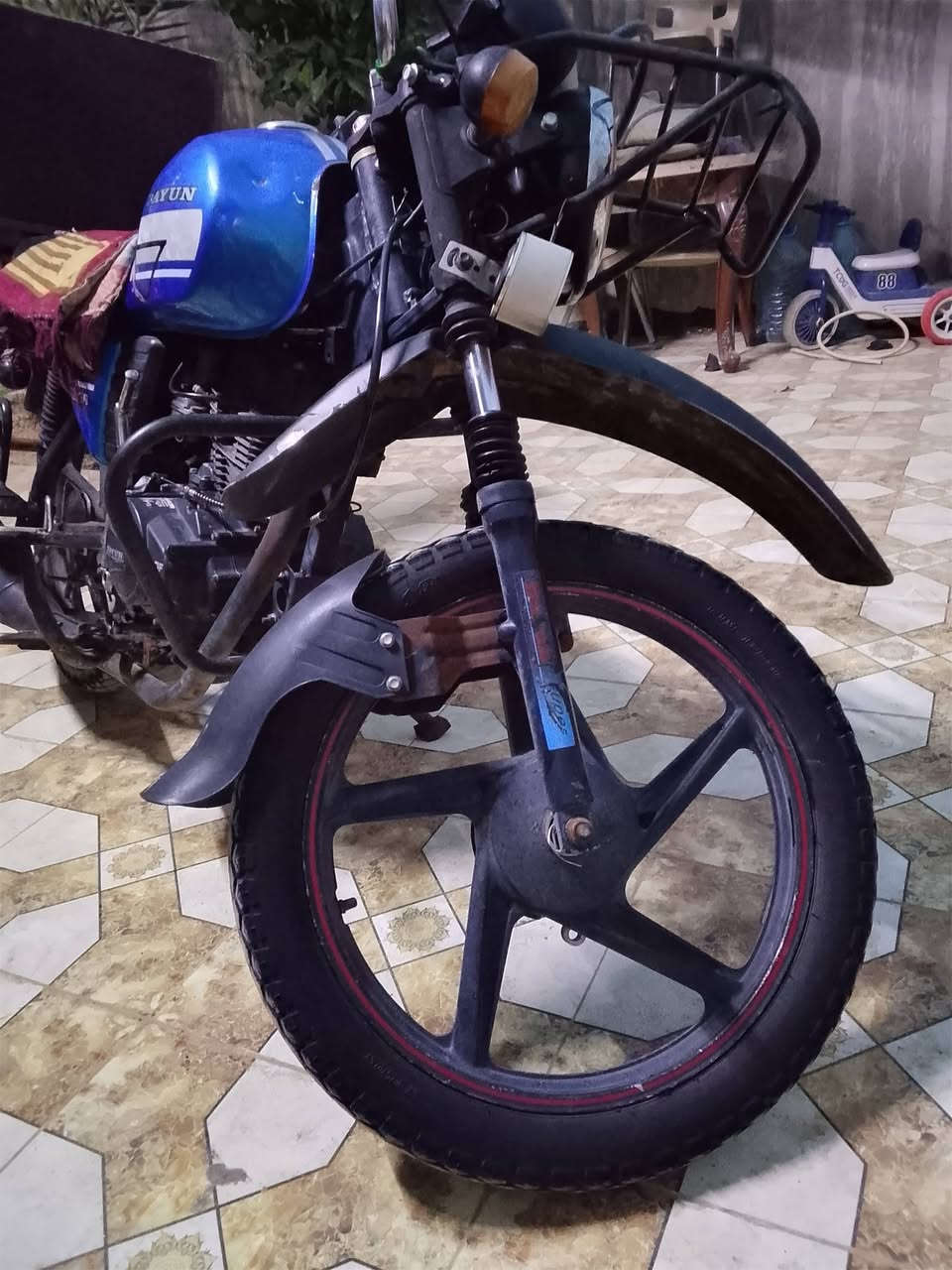 سلام عليكم دايوان للبيع موديل ٢٠٢٠ بي نقوصات بصيطة دراجة حلوة مال جناي ممتعوبة السعر ٥٥٠ وبيهة مجال حك جيتك مكاني ديالى الخالص هبهب للتواصل ***********
