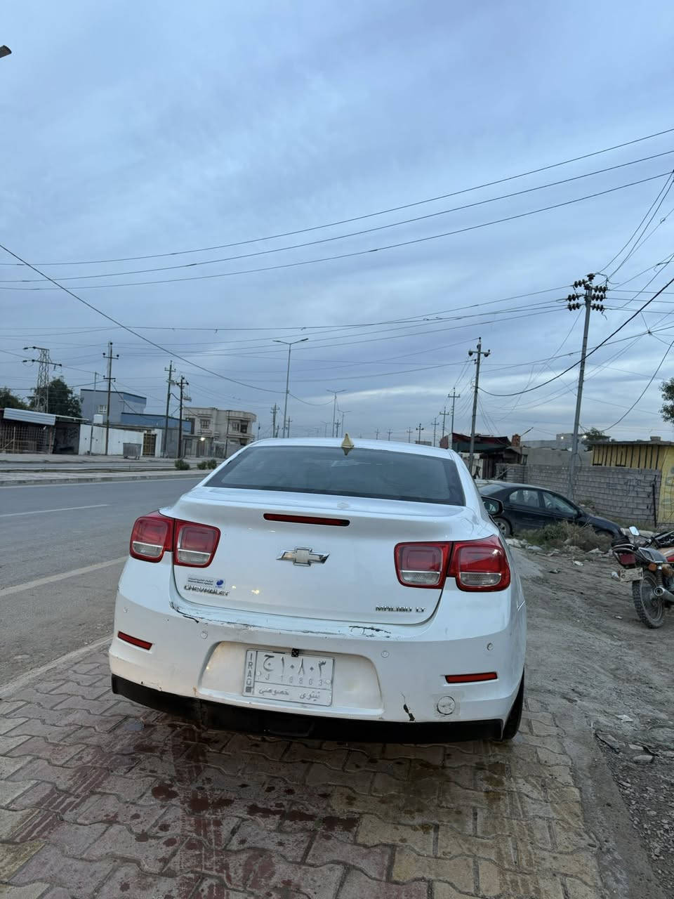 السلام عليكم للبيع ترهم بمقدمه زينا
شوفرليت  ماليبو موديل 2016 وارد امريكي حادثهه جاملغ وبونيد وبيها شبر بجاملغ الخلفي  LTZ فول عده الفتحه السياره جديده ما 
ناقصهه اي شي گير مكينه تبريد كله مكفول رقم نينوى تحويل مباشر بأسم المشتري السعر 80و بيهه مجال للأستفسار الاتصال ع هذا الرقم
***********
ناحية القيارة
