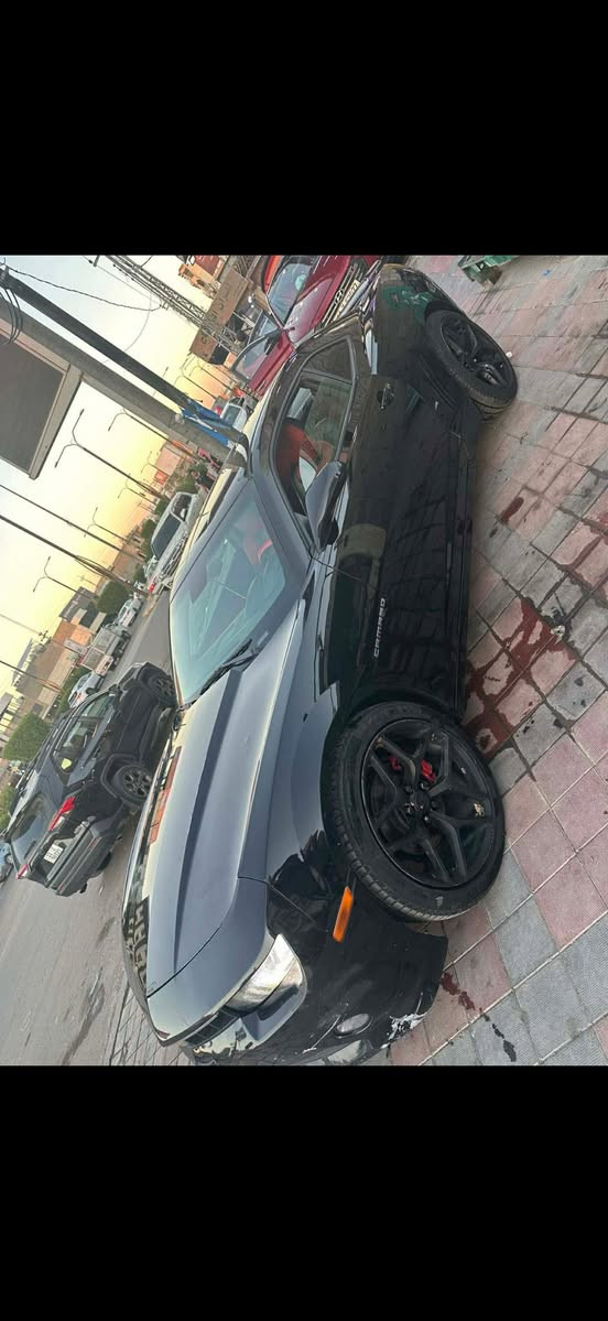 🔥

*للبيع شيفروليه كمارو RS 2014 🚗*

*اللون*: أسود مميز 🖤
*الموديل*: 2014
*الفئة*: RS (رياضي) 🏬
*المسافة*: 142,000 كم 🚀
*المحرك*: 3.6 V6 / 323 حصان ⚡
*القير*: أوتوماتيك 6 سرعات / دفع خلفي RWD 🚗
*المواصفات*:
- شاشة MyLink 📺
- أضوية HID + LED 🔦
- وياله 20 إنج RS 🔥
- تحكم ستيرن + كروز كونترول 🕹️
- نظام StabiliTrak + Traction Control 🚨

*الحالة*:
- ضرر: بنيد + جاملغ 🚧
- باب السائق: تعديل + صبغ بسيط 🛠️
- المحرك + الميكانيك: نظيف جدا 👍
- تمشي طبيعي 🚀

*السعر*: (110 ورقة ) سعر بي مجال للطيبين 💰

*للاستفسار*: (***********) 📞
