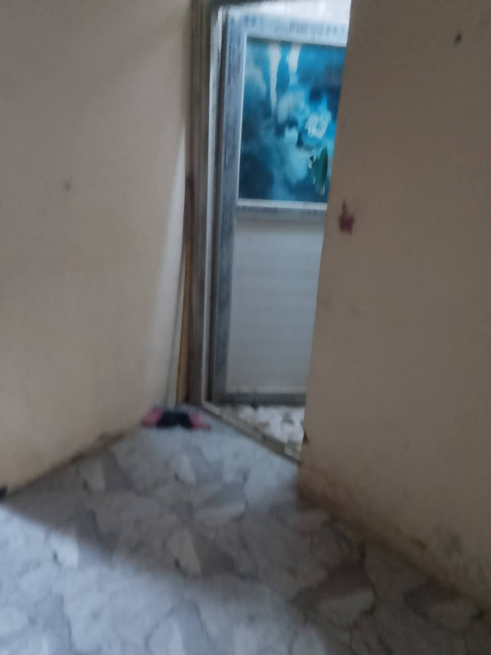 سلام عليكم بيت للبيع مسحه 200غرفتين نوم صاله ستقبال مطبخ حار مطبخ بارد حمام داخلي وتواليت خارجي كراج يوسع سيارتين ماء كهربه تبليط بنا حديث قريب عل شارع استفسار بعد اكثر تصل عل ارقام ***********
***********متواجد وتساب ..
