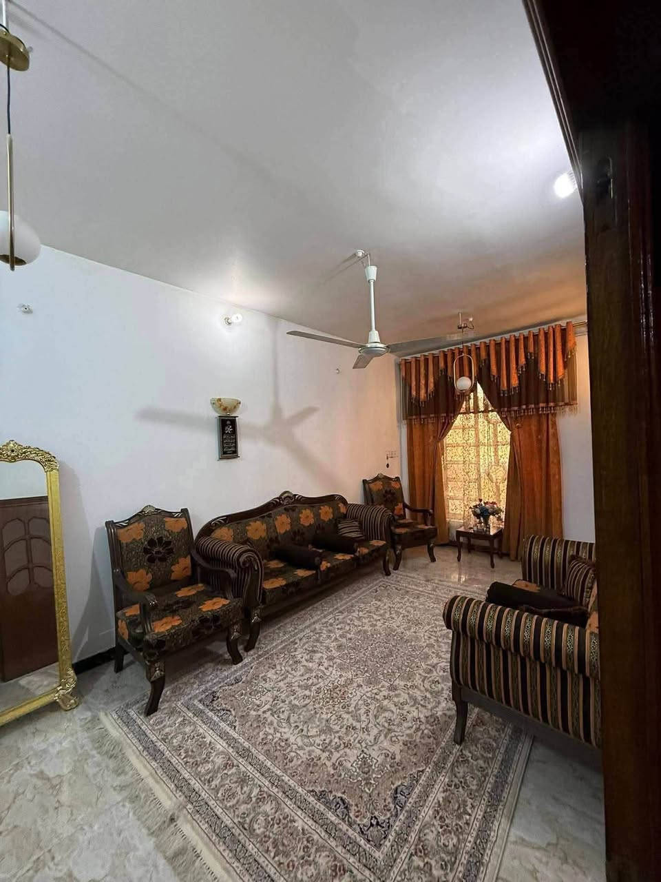 دار للبيع حله حي الجامعه قرب كليه طب الاسنان
المساحة. 212متر طابو_ صرف
الواجهة 12متر
النزال 17 متر
طابقين اربع غرف نوم وصاله وكليدور ومطبخ ومجمع صحيات عدد 2 وكراج سياره وحديقة
عرض الشارع 10متر تبليط مجاري كافة الخدمات
للاستفسار ***********
