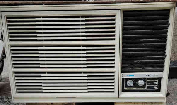 كنتور صاج ٤ أبواب السعر ٢٠٠ الف مكيف جنرال طن وثلث السعر ٢٠٠ الف للاستفسار ***********
