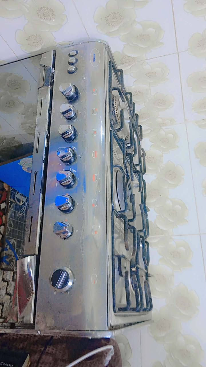 طباخ شغال كلة ولفرن شغال حتة اكلوب الفرن شغال نوعيتة ولله معرفها لان ممسوحة وشرط القنينة شهرين واكثر تبقة. قيم واخذه بل يحبة الله


**إذا كنت صاحب هذا الإعلان وتريد حذفه لأي سبب، رجاءا أرسل رسالة إلى الدعم الفني**