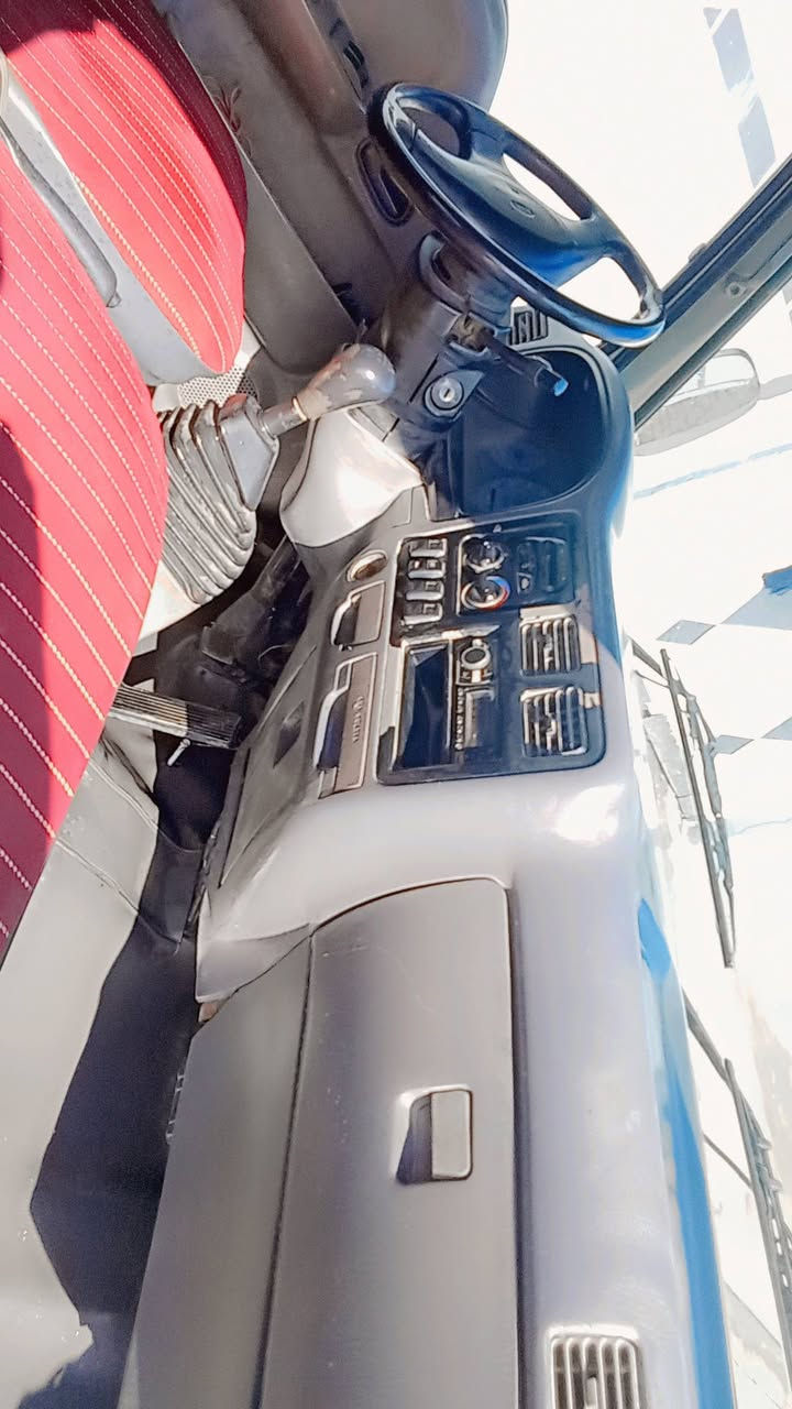 كيه فونتيره رقم صلاح الدين  اجنبي سنويه بسمي 29 السعر 55 *********** موديل 1999
