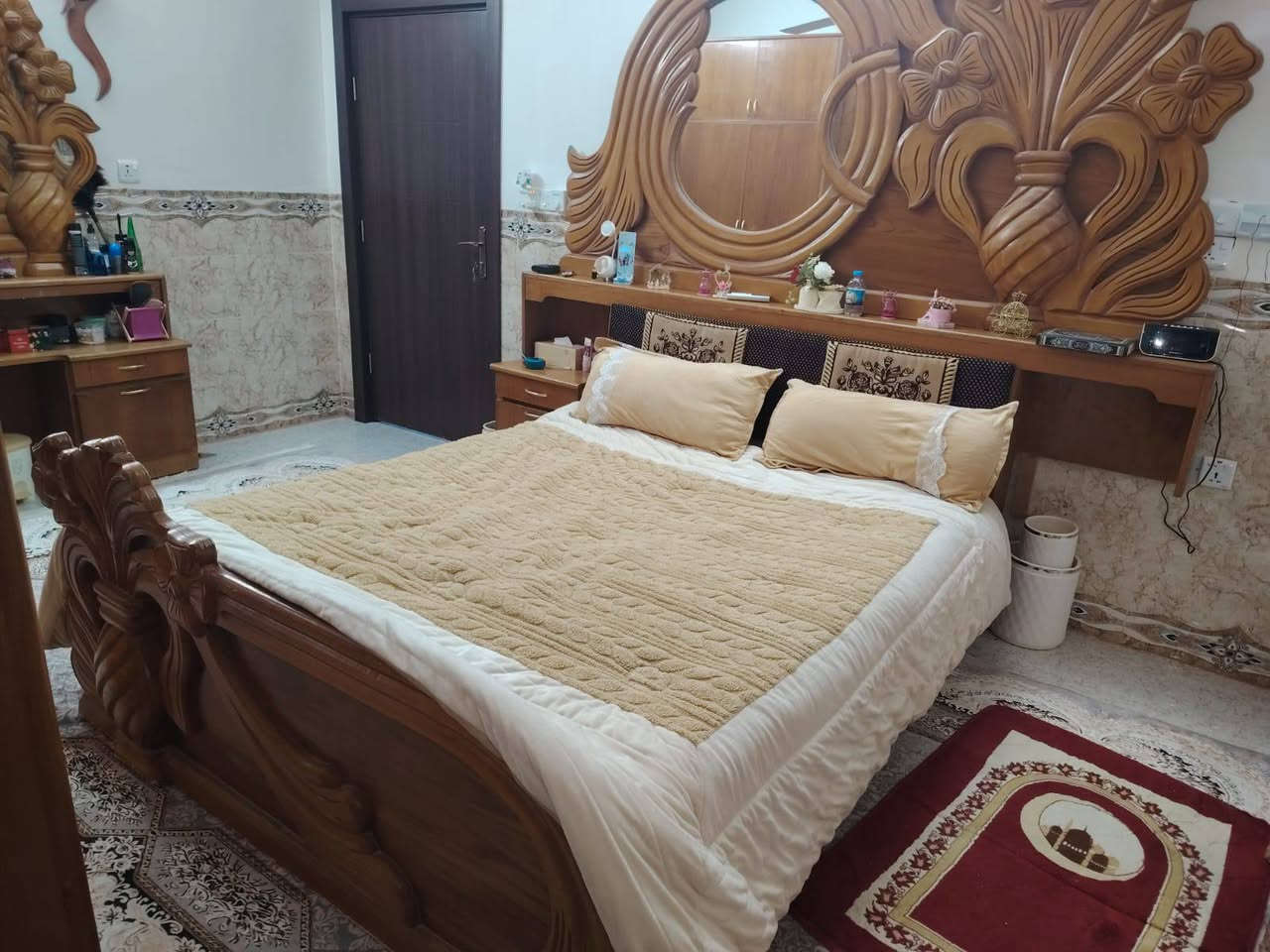 السلام عليكم غراض للبيع مكاني تكريت الرقم ***********
غرفه نوم خشب صاجي مستعمله بس نضيفه حيل بيها نقص كومدي واحد وزاويه ملابس فقط السعر 600 الف وبيها مجال 
بايسكل دبابه حجم 20 سعر 35 الف
بايسكل كيمو حجم 25 السعر 40 الف
صوبه نفطيه مستعمله قليل كم مره فقط السعر 75 الف وبيها مجال 
ميز تلفاز مستعمل السعر 50 الف وبيه مجال
