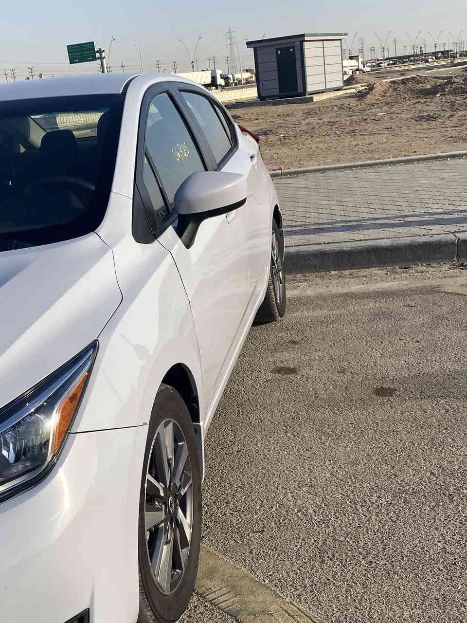 سلام عليكم نيسان فيرسا مديل 2024 سيارة لون مميز  
وحره منفيس باسمي وحادثها خفيف كلش خشم البنيد فقط بدون دواخل سيارة جديده مانقصها برغي فول ماعدا الفتحة ويل كب بصمه حساسات عند الرجوع كامره دواره 360 درجة بصمه تشغيل  شحن لاسلكي سيارة كفاله عامه ماعده خشم. البنيد كفاله كير ومحرك  وحداده تواير كله جديد  بعدها زيرو السيارة المكان البصرة السعر 119 وبيها مجال واتصل وبيك خير وتتدل. ملاحظه/لادار امامي خلفي 
0775 220 3030
