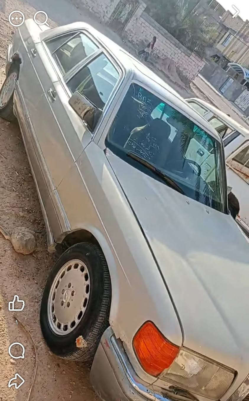 مرسيدس جامبو 90 رقم بغداد محرك 3000 بطه راعيها متوفي اتعهد عن السرقه فقط السعر 17 ورقه العنوان البصره ***********
