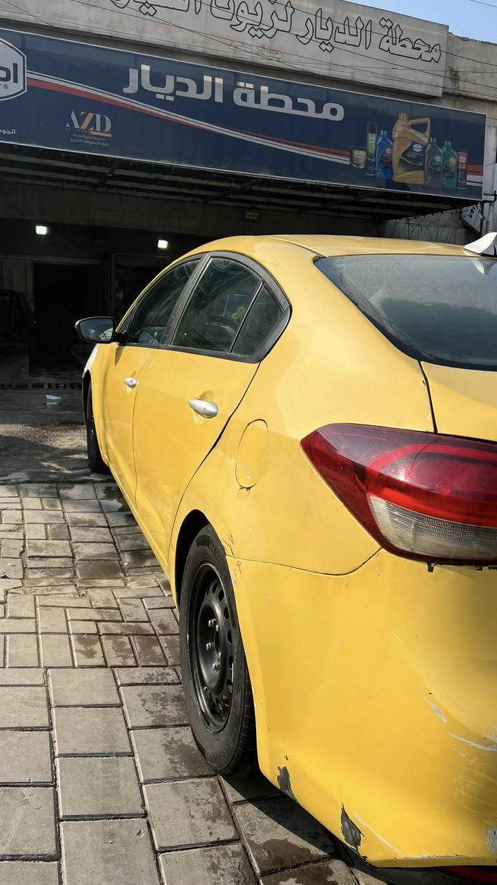 السلام عليكم. كيا فورتي 2017 رقم بغداد باسمي مصفر هيئه وغرامه ورقم جديد هزه جديده
حادثه جاملغ وتكمه وشبر قماره 
تبريد شغال منضومه جديده صدرها زين 
السعر 100 وبيها مجال 
***********
