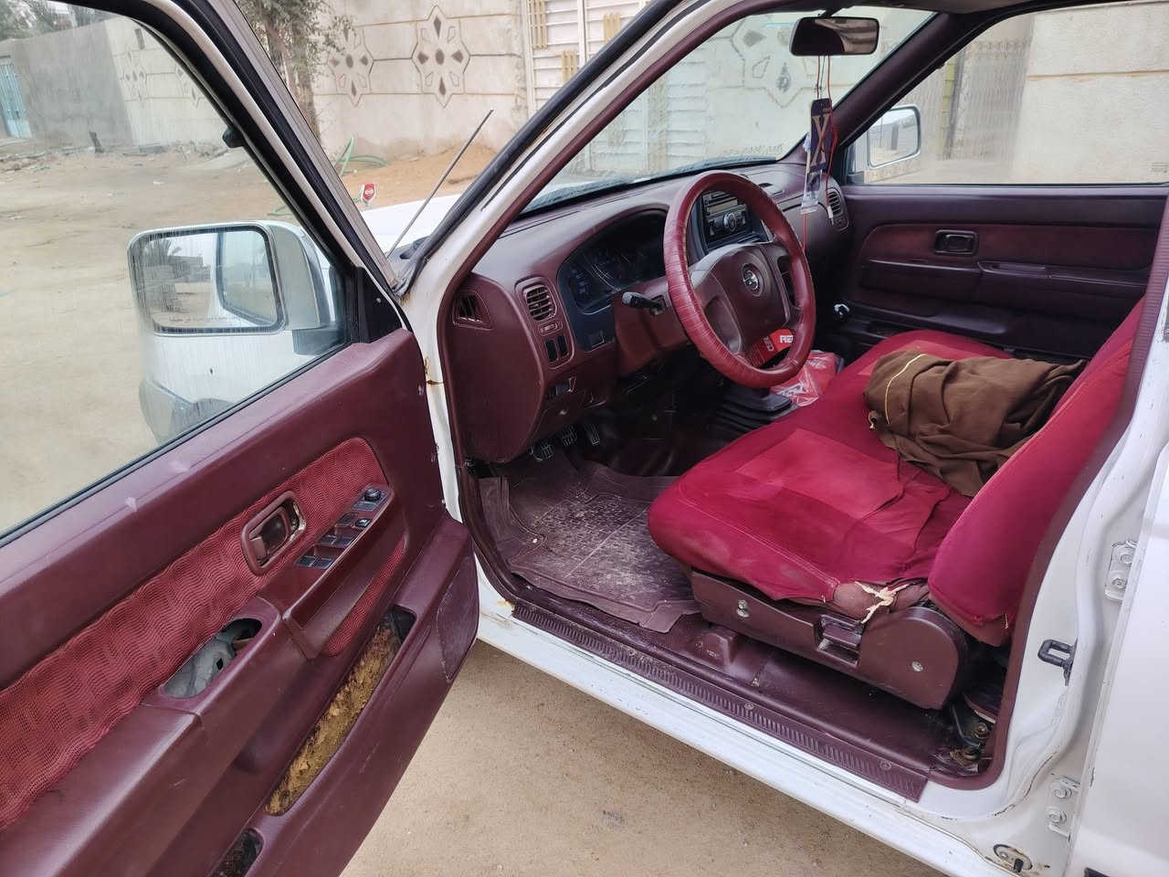 نيسان مكفوله كفاله عامه رقم ميسان موديل2012سعر 122$مكان بصره زبير/رقم تليفون: ***********7
