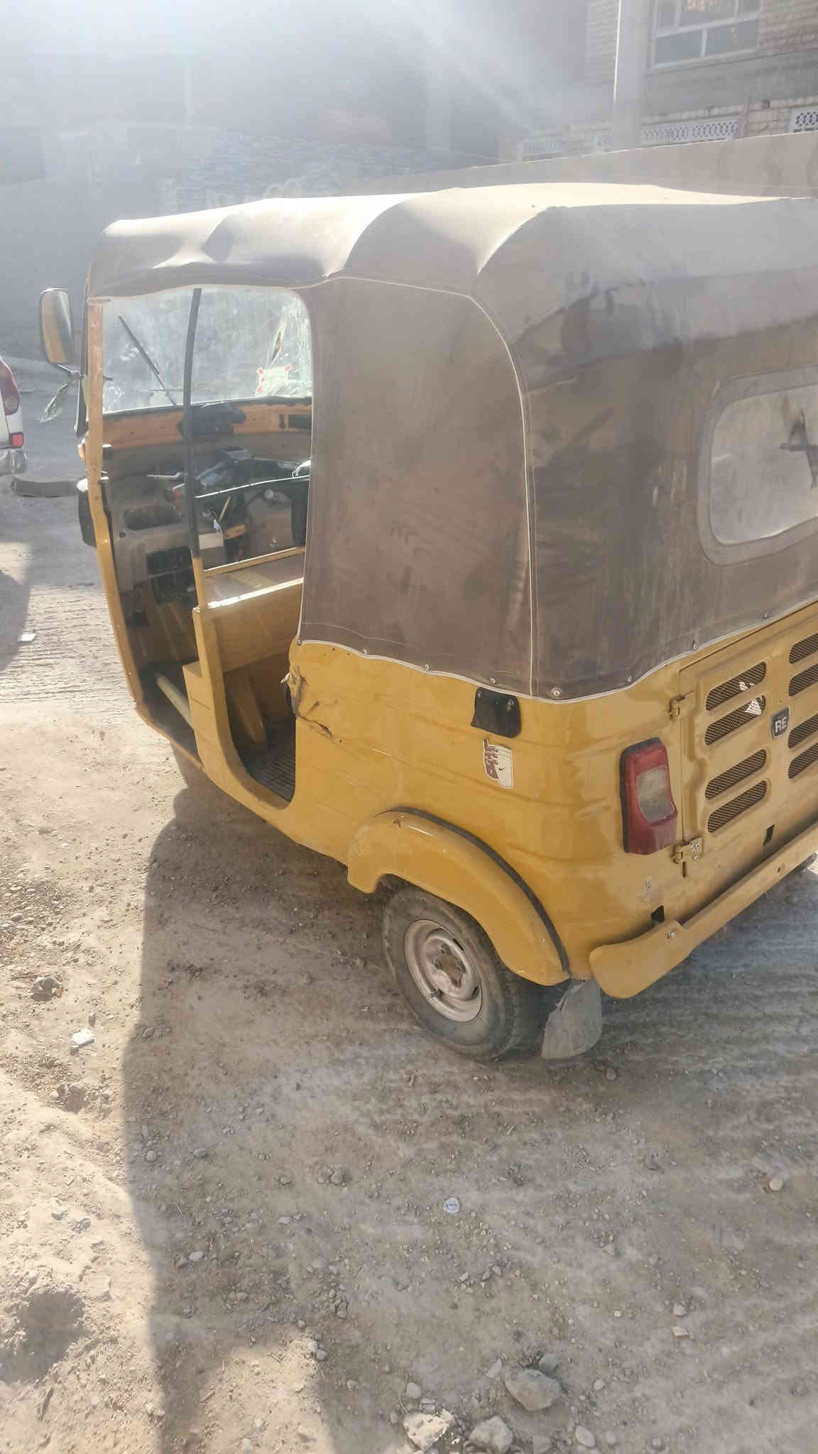 السلام عليكم للبيع تكتك أوراق المصطفى أصولي موديل 2019 كهربائيات كله شغاله المحرك مفتوح بس لا تنقيص ولا تبخير السعر 40000 وبيه مجال المكان واسط قضاء الاحرار الشراي يتصل ***********
